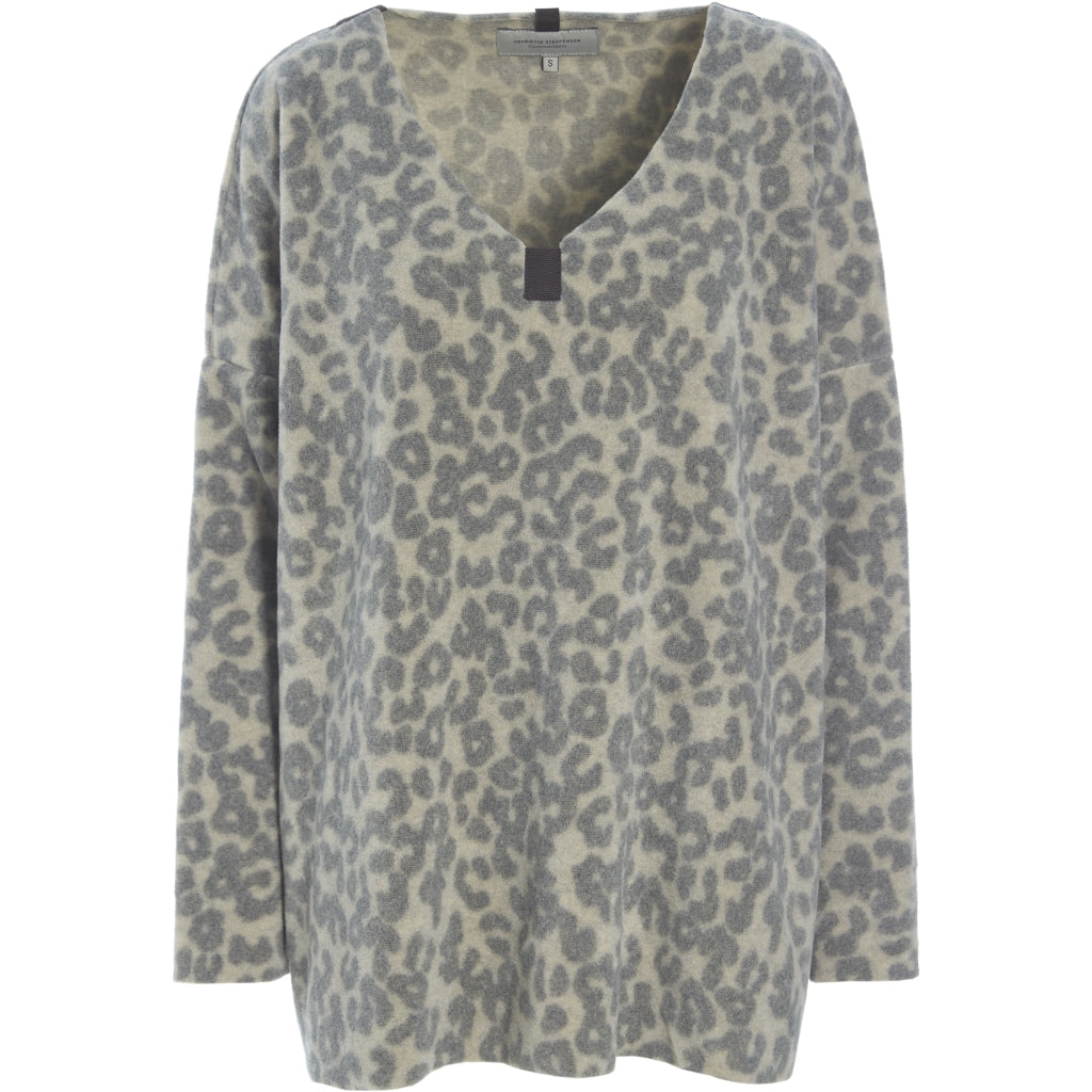 HENRIETTE STEFFENSEN COPENHAGEN BLOUSE V-NECK - 1336P BLUSER LEOPARD grey 105
