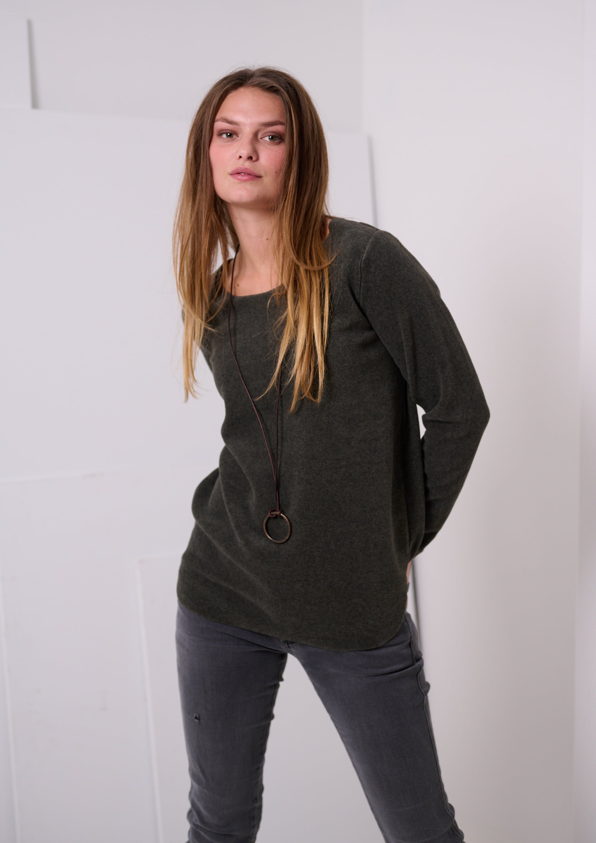 HENRIETTE STEFFENSEN COPENHAGEN BLOUSE WITH SIGNATURE NECKLACE - 1332 BLUSER FORREST 600