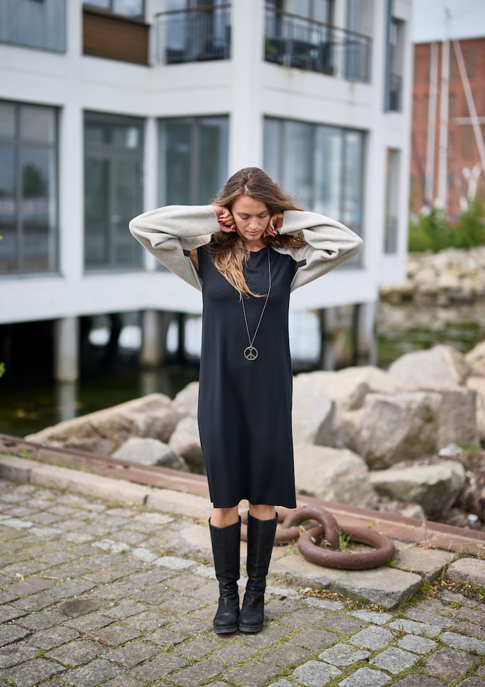 HENRIETTE STEFFENSEN COPENHAGEN DRESS W/JEWELRY - 98057 KJOLER BLACK 900