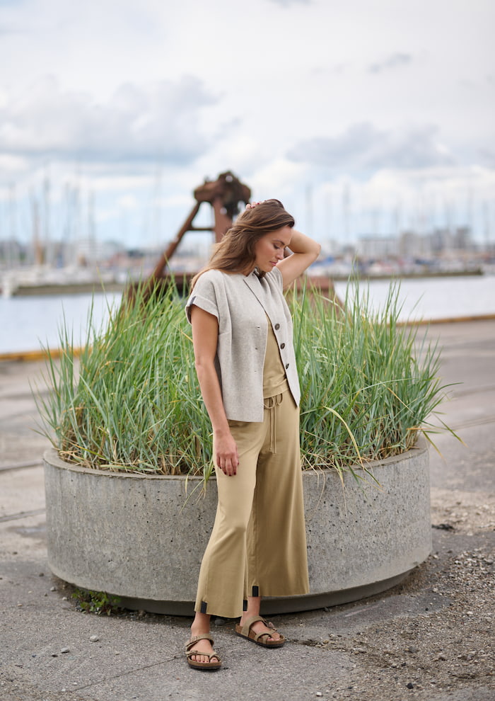 HENRIETTE STEFFENSEN COPENHAGEN FLARE TROUSERS 3/4 - 99015 BUKSER OLIVE 655