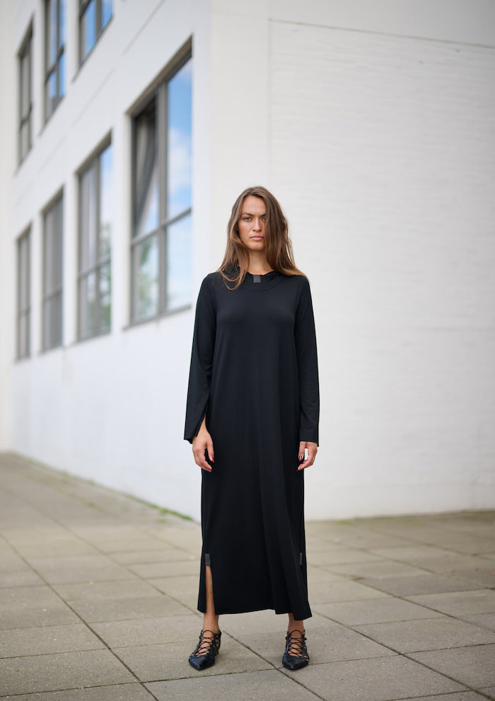 HENRIETTE STEFFENSEN COPENHAGEN LONG HOODIE DRESS - 98059 KJOLER BLACK 900