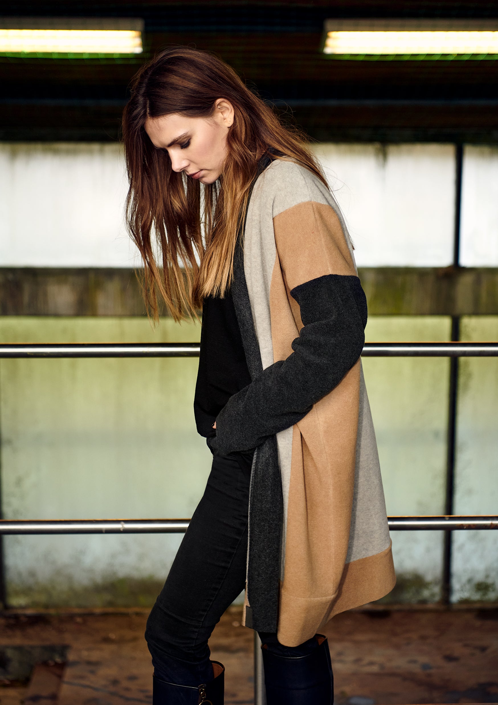 HENRIETTE STEFFENSEN COPENHAGEN NO WASTE CARDIGAN - 7141 CARDIGANS SOFT BLACK/CAMEL/SAND 825