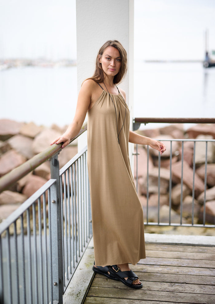 HENRIETTE STEFFENSEN COPENHAGEN NO WASTE STRAP DRESS LONG - 98062NW KJOLER CAMEL 815