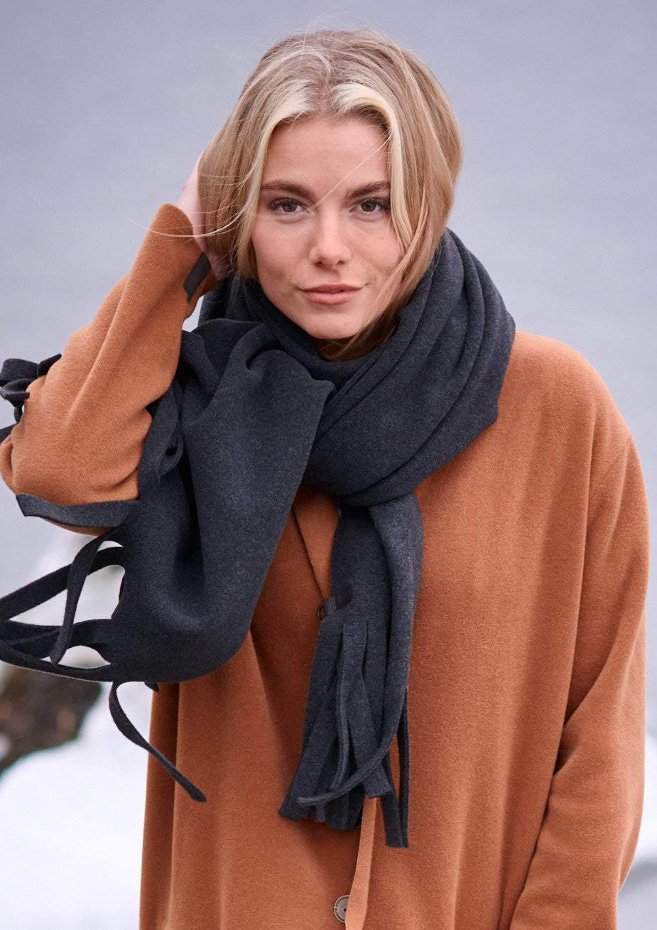 HENRIETTE STEFFENSEN COPENHAGEN SCARF WITH FRINGES - 4077 SCARFS SOFT BLACK 914