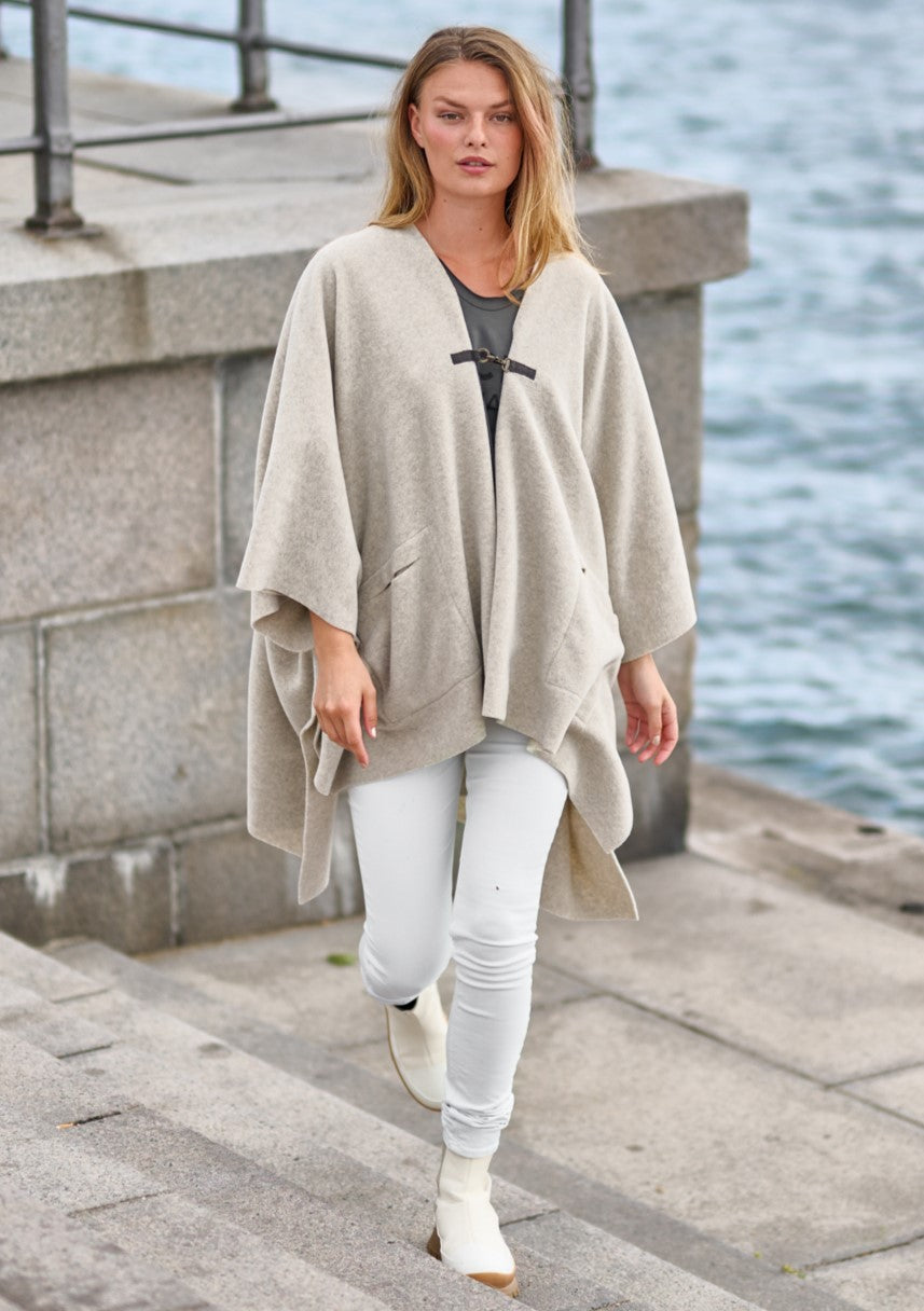HENRIETTE STEFFENSEN COPENHAGEN CAPE - 4120 PONCHOS SAND 805