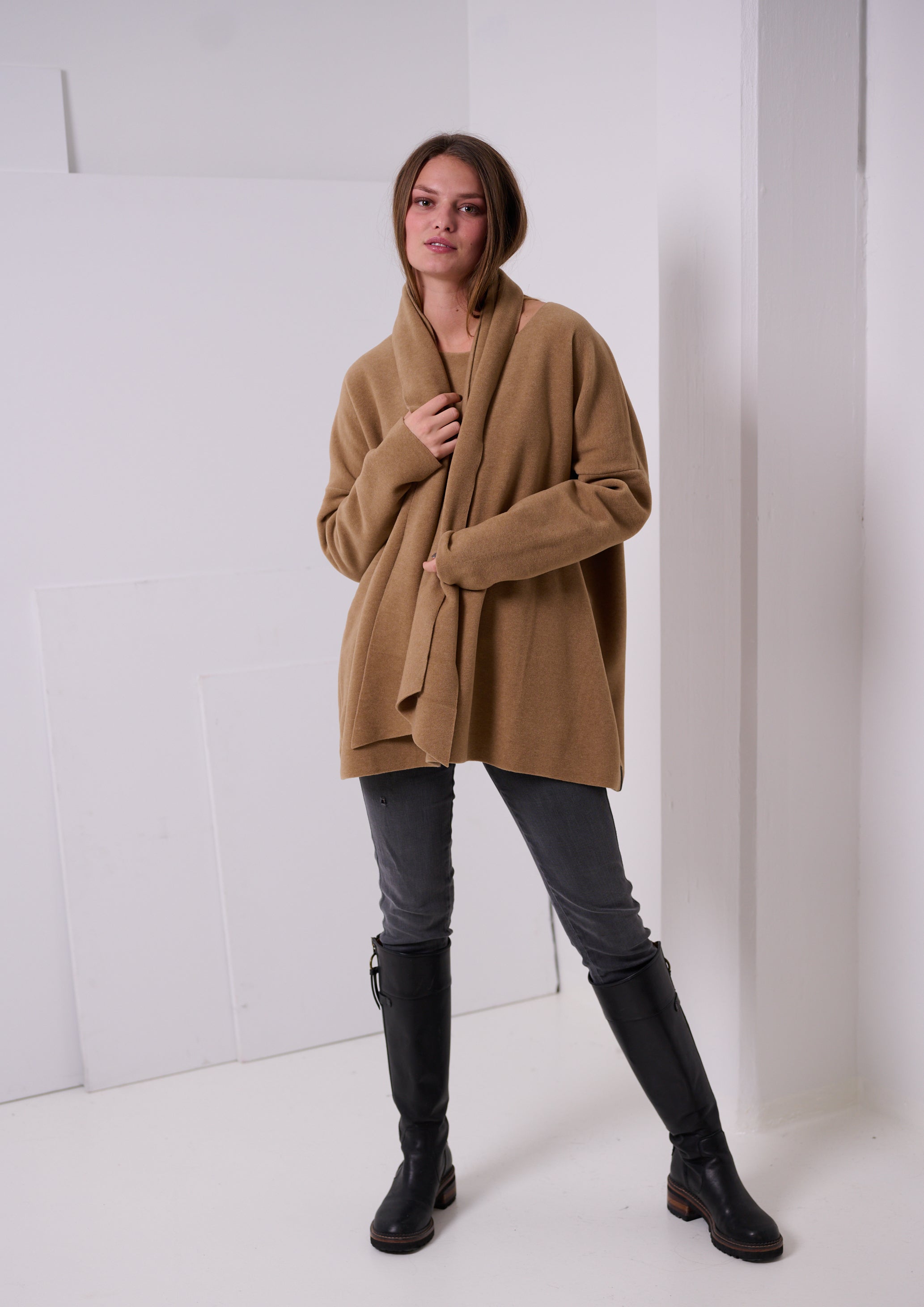 HENRIETTE STEFFENSEN COPENHAGEN SWEATER WITH SCARF - 1338 BLUSER CAMEL 815