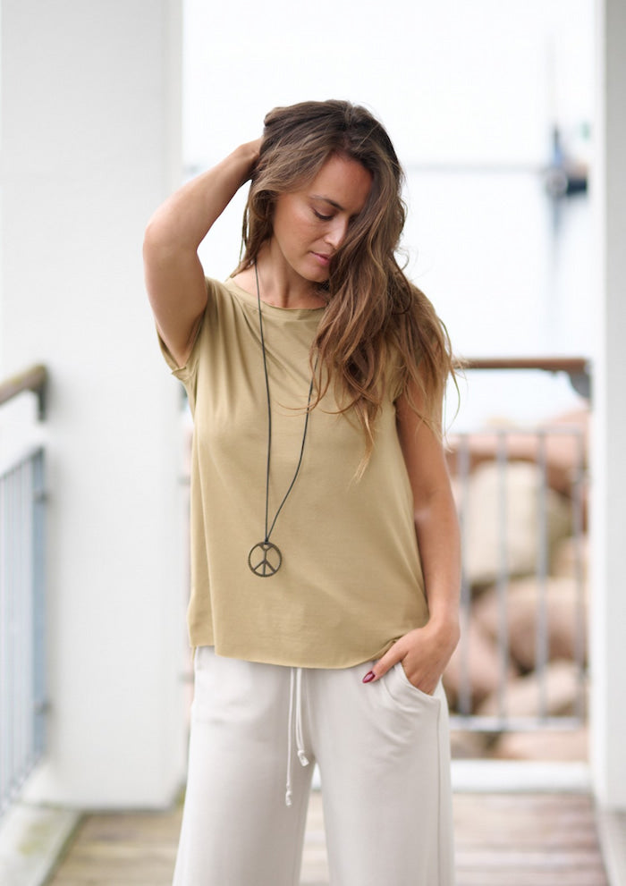 HENRIETTE STEFFENSEN COPENHAGEN TOP W/NECKLACE - 96080 T-SHIRTS OLIVE 655
