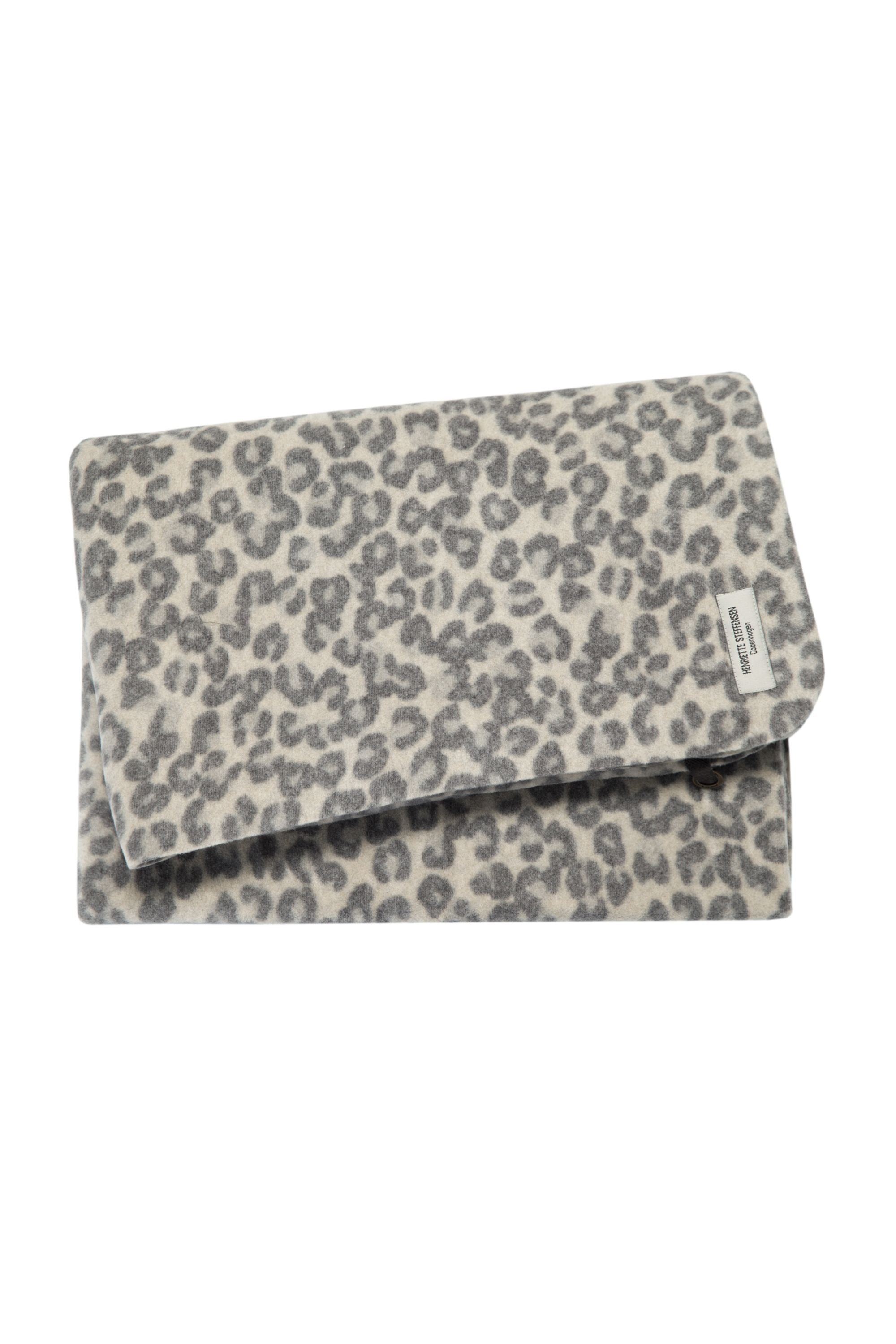 HENRIETTE STEFFENSEN COPENHAGEN BLANKET BIG HS - 6025P HOME LEOPARD grey 105