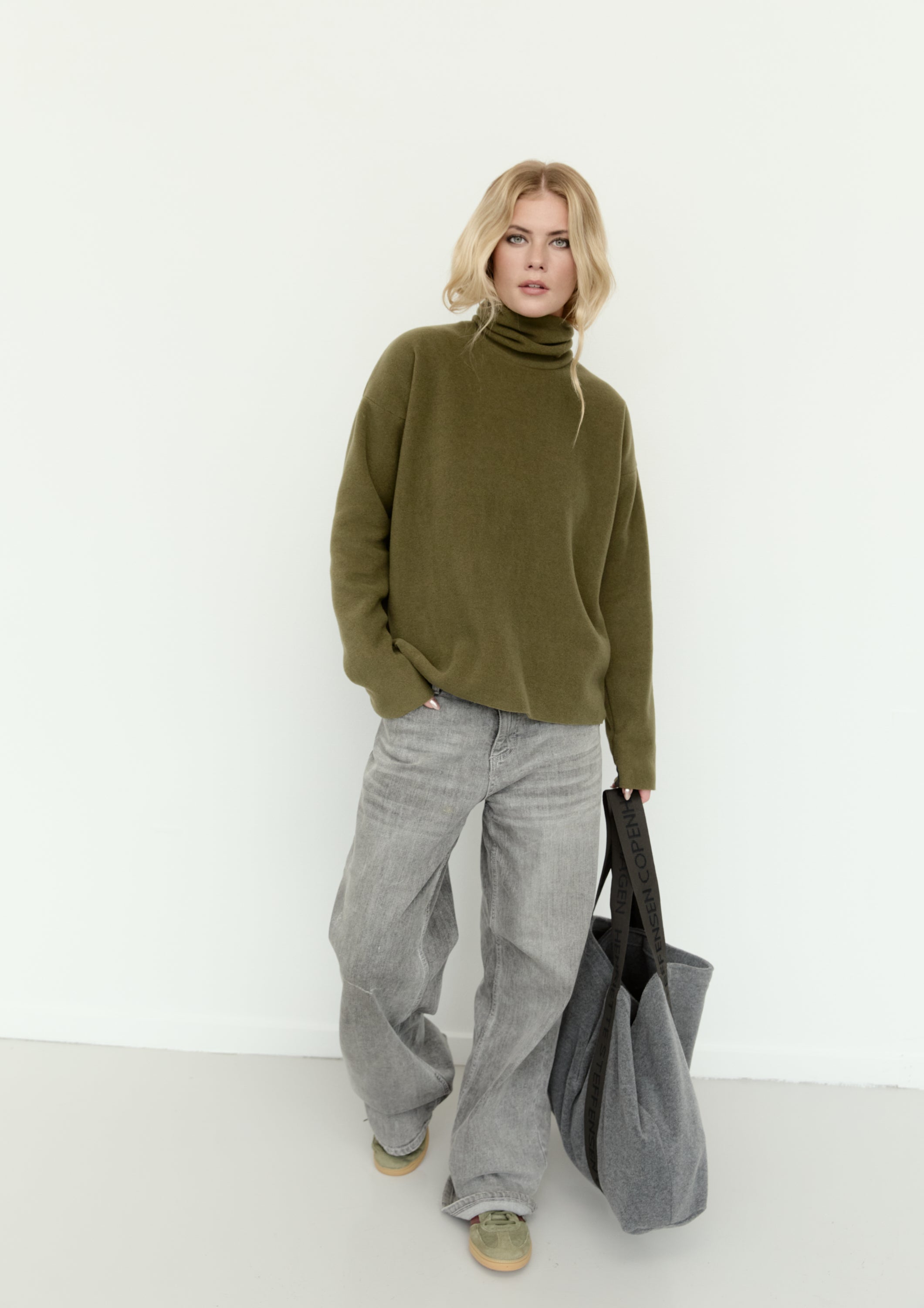 HENRIETTE STEFFENSEN COPENHAGEN BLOUSE HIGH NECK - 1360 BLUSER MOSS 611
