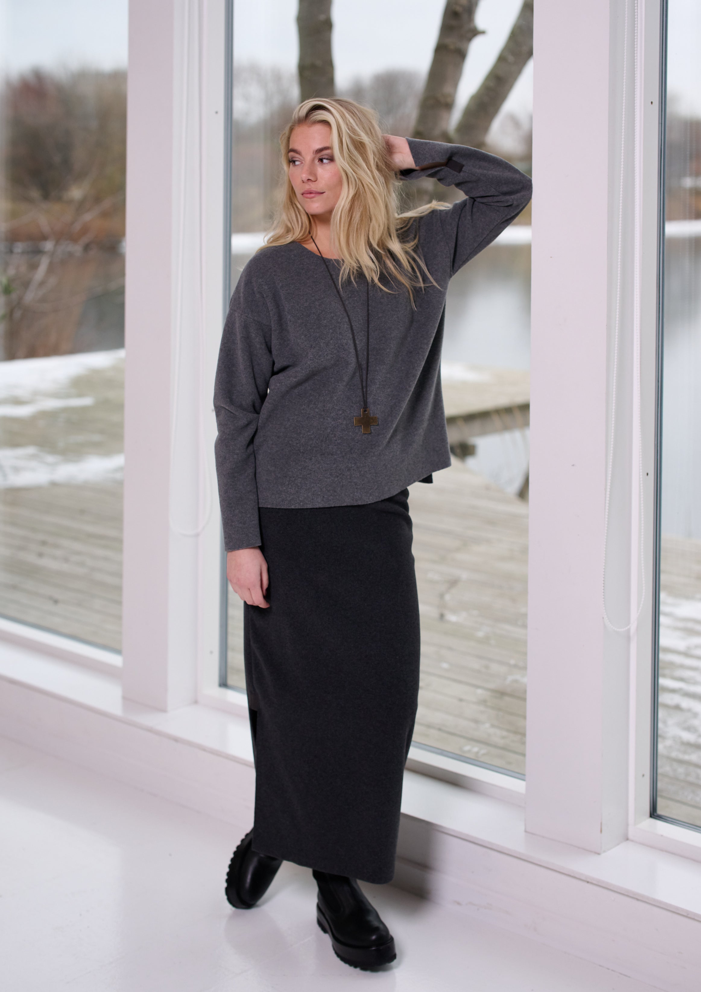 HENRIETTE STEFFENSEN COPENHAGEN BLOUSE ROUND NECK - 1355 BLUSER GREY 905