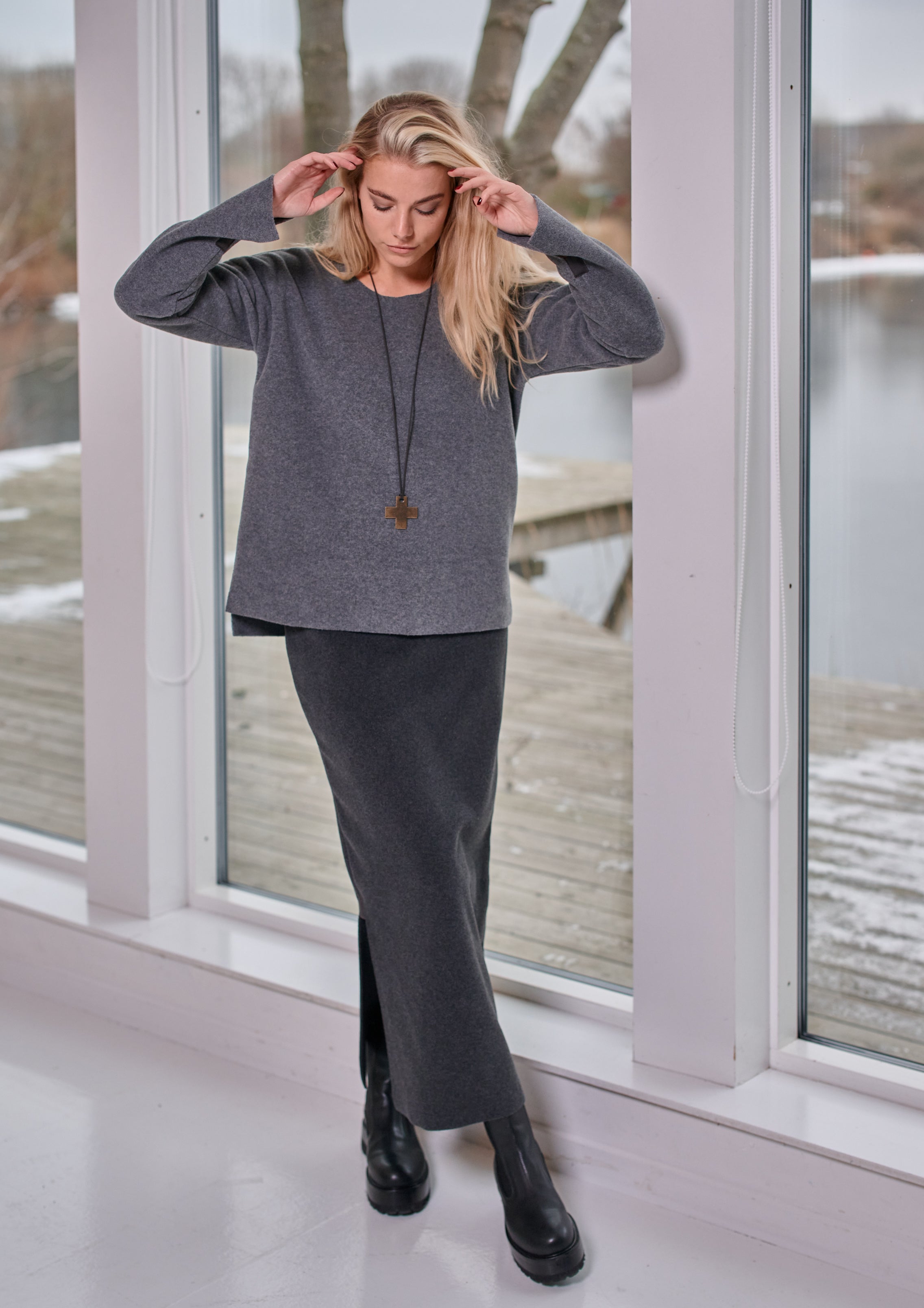 HENRIETTE STEFFENSEN COPENHAGEN BLOUSE ROUND NECK - 1355 BLUSER GREY 905