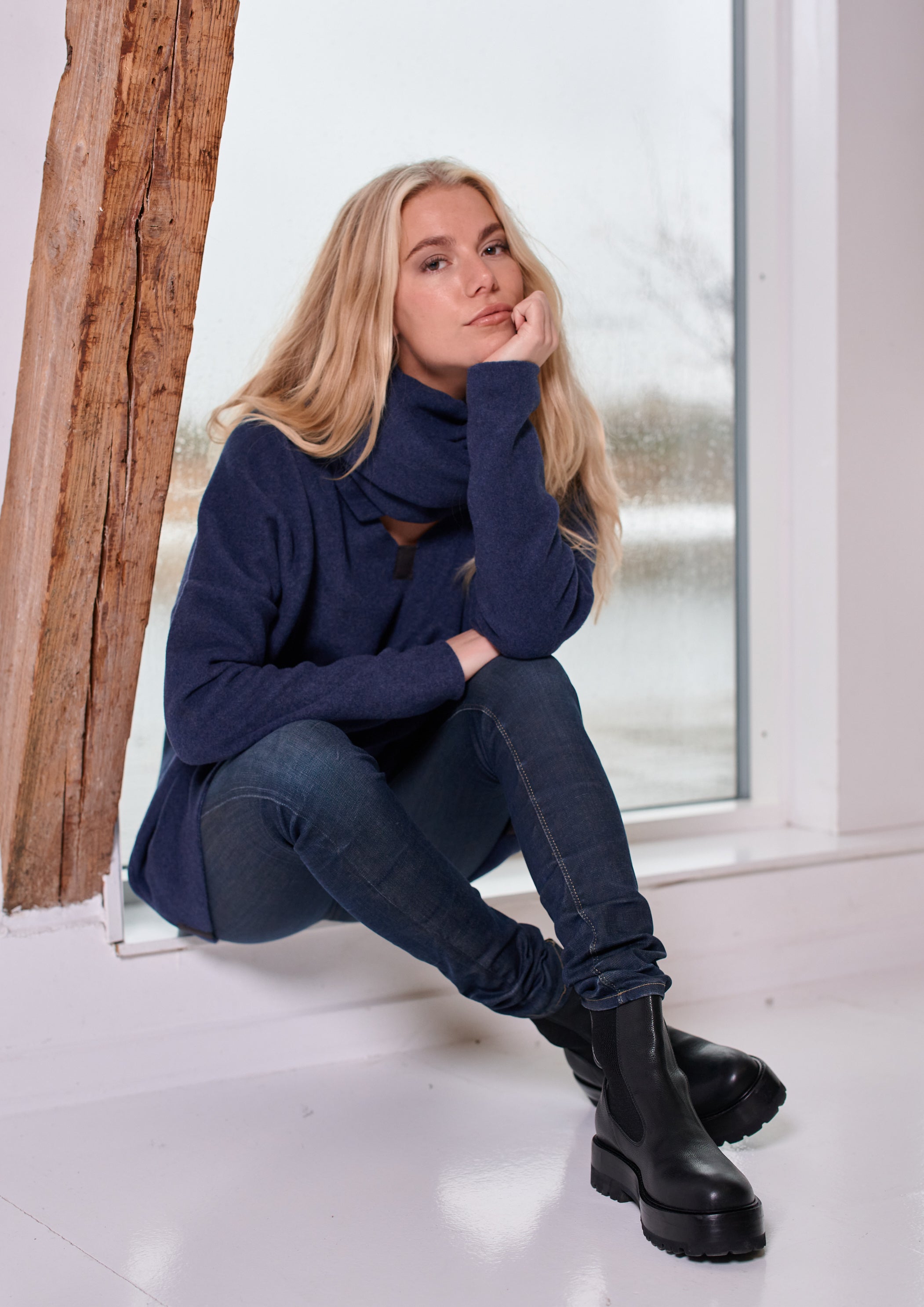 HENRIETTE STEFFENSEN COPENHAGEN BLOUSE V-NECK - 1336 BLUSER DENIM 767