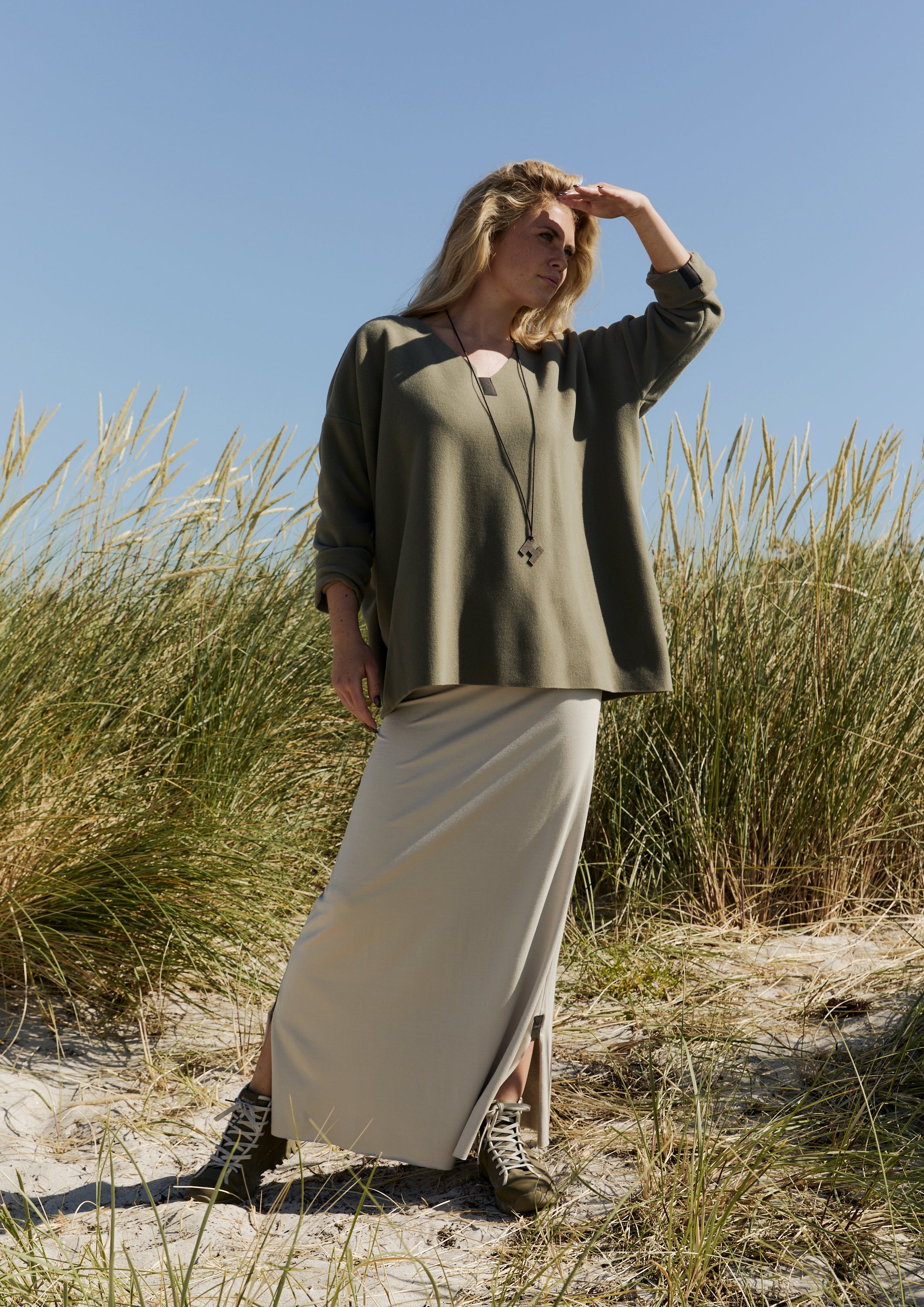 HENRIETTE STEFFENSEN COPENHAGEN BLOUSE V-NECK - 1410 BLUSER DUSTY GREEN 609