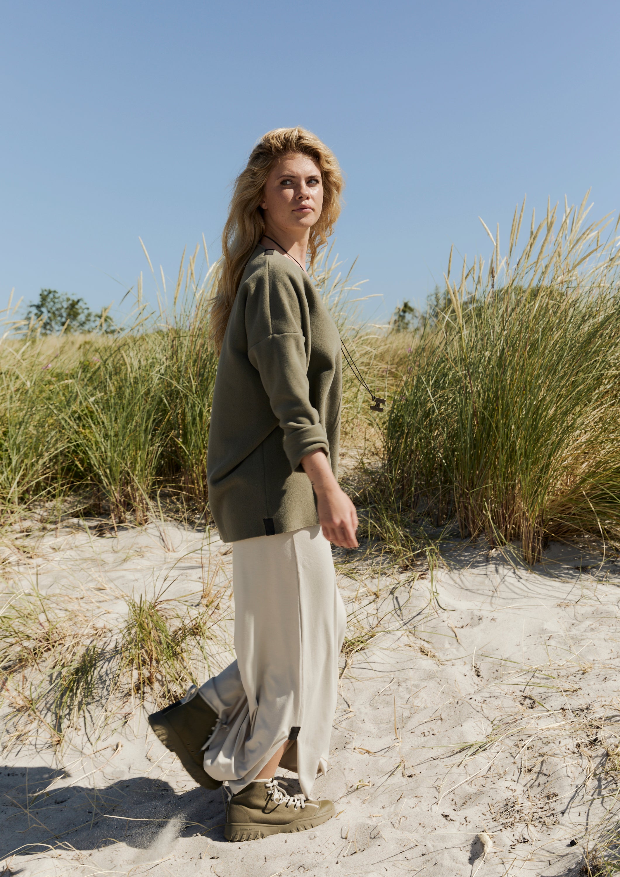 HENRIETTE STEFFENSEN COPENHAGEN BLOUSE V-NECK - 1410 BLUSER DUSTY GREEN 609