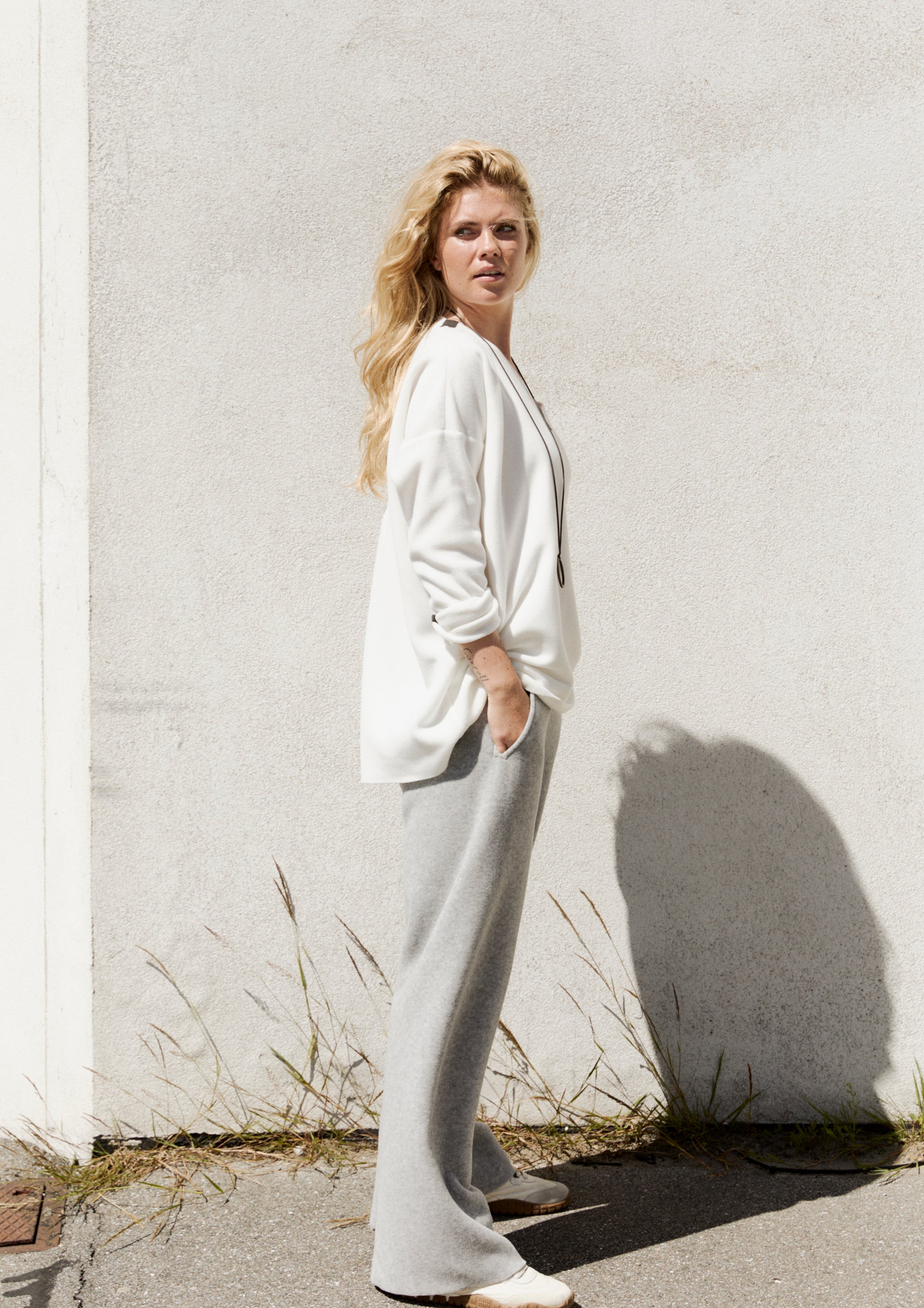 HENRIETTE STEFFENSEN COPENHAGEN BLOUSE V-NECK - 1410 BLUSER OFF WHITE 802