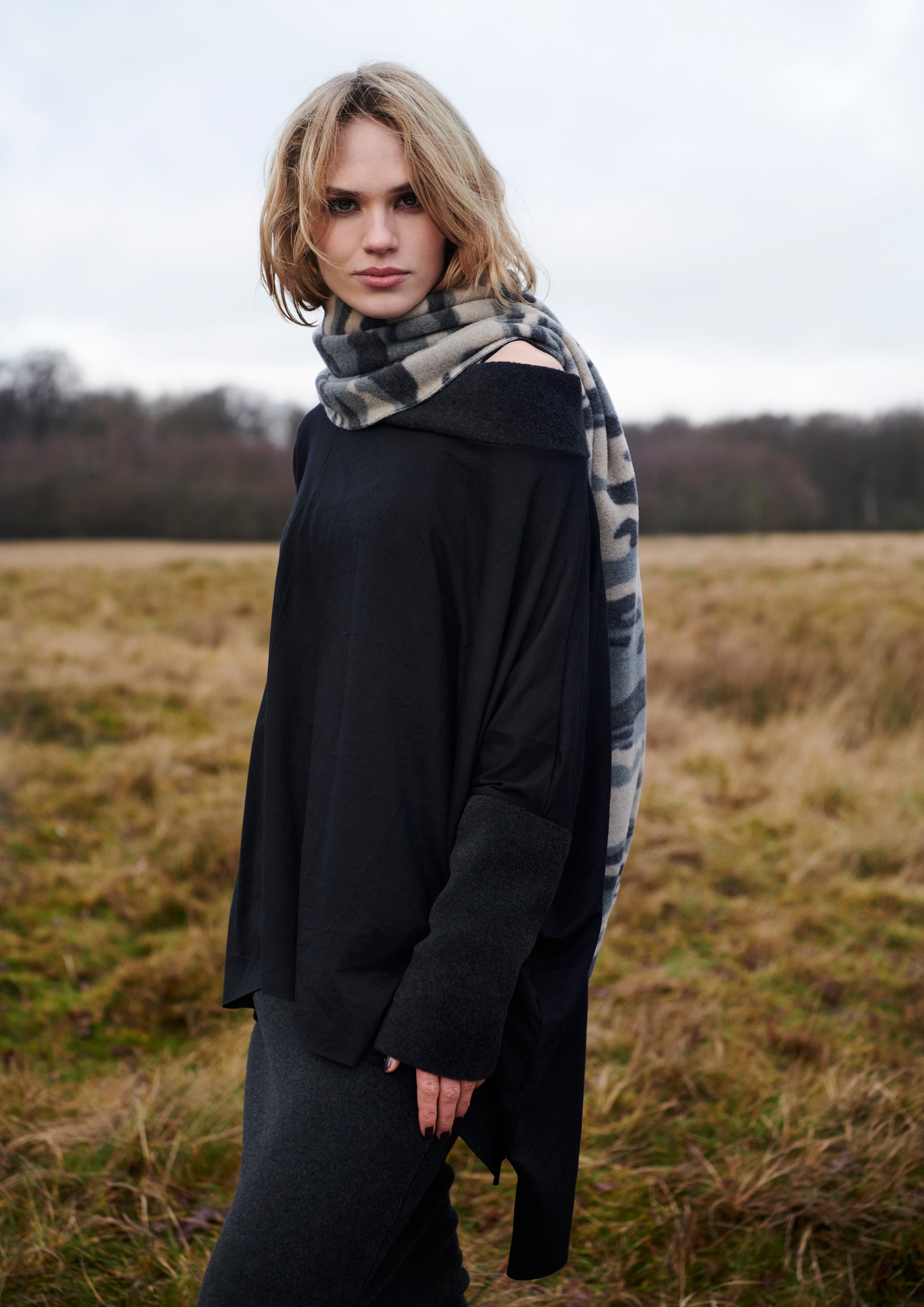 HENRIETTE STEFFENSEN COPENHAGEN BLOUSE WITH OPEN NECK - 1319MIX  SOFT BLACK/BLACK 915