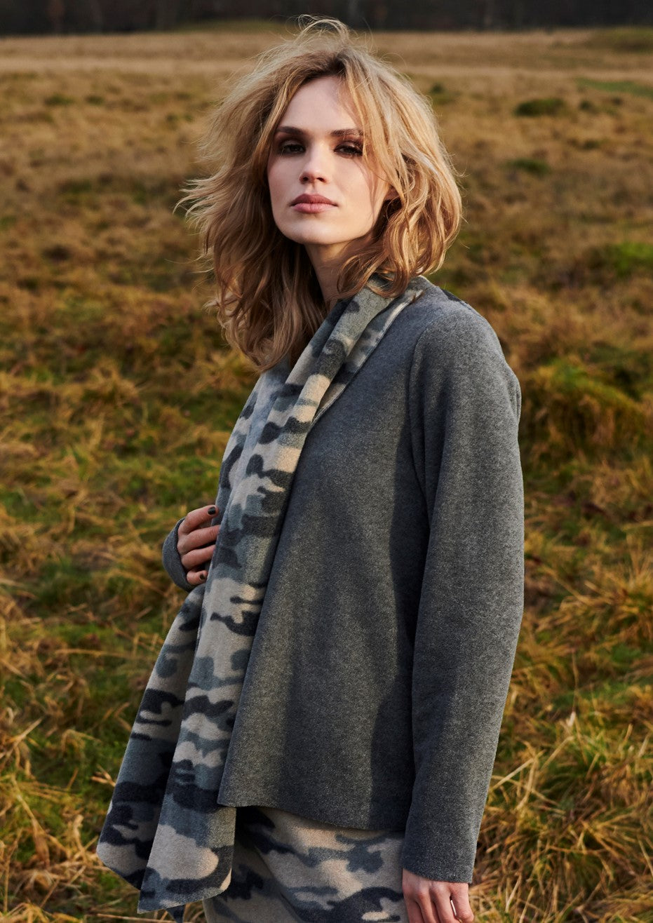 HENRIETTE STEFFENSEN COPENHAGEN BLOUSE WITH SCARF - 1325 BLUSER GREY/CAMUFLAGE 903