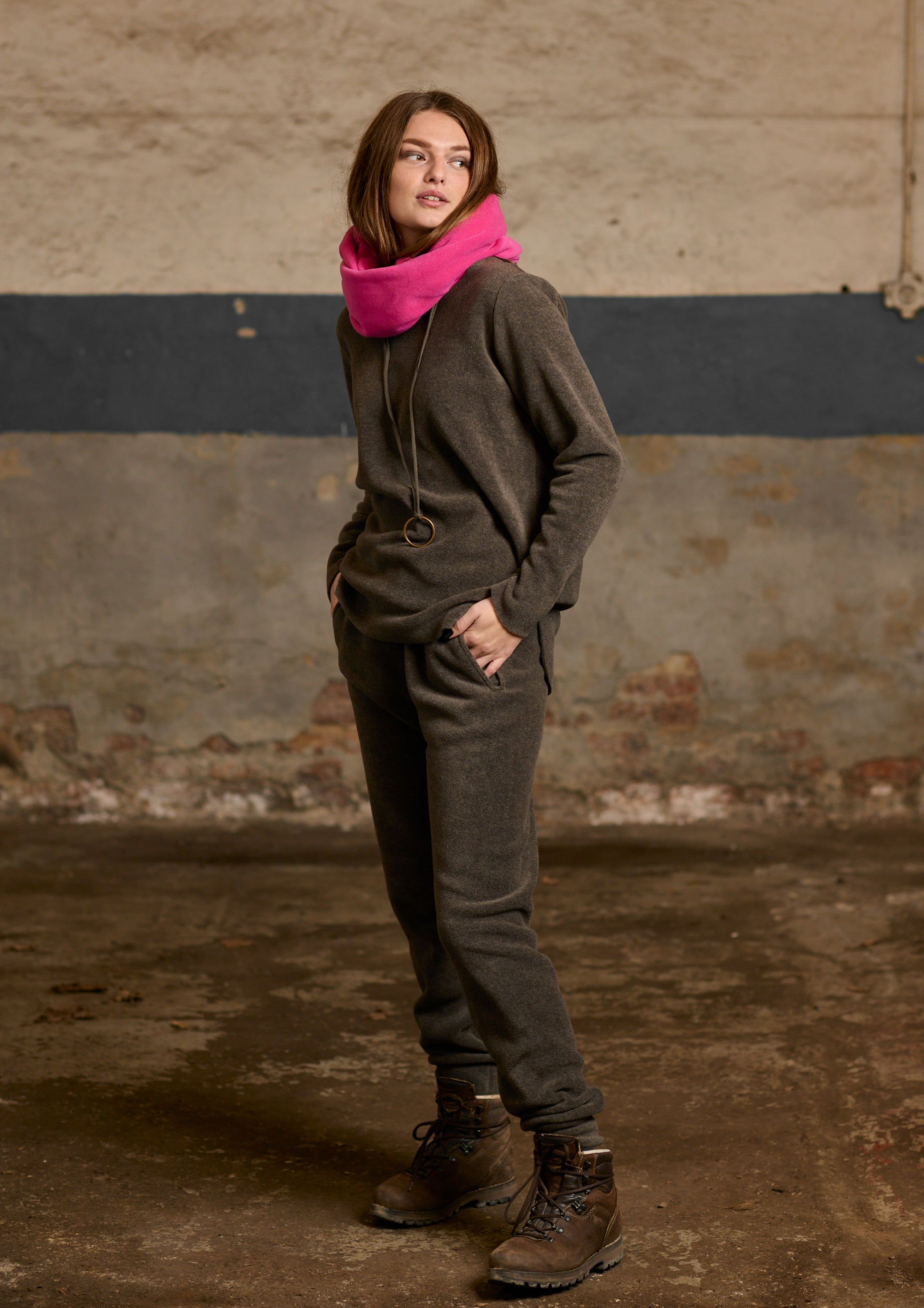 HENRIETTE STEFFENSEN COPENHAGEN BLOUSE WITH SIGNATURE NECKLACE - 1332 BLUSER BARK 320