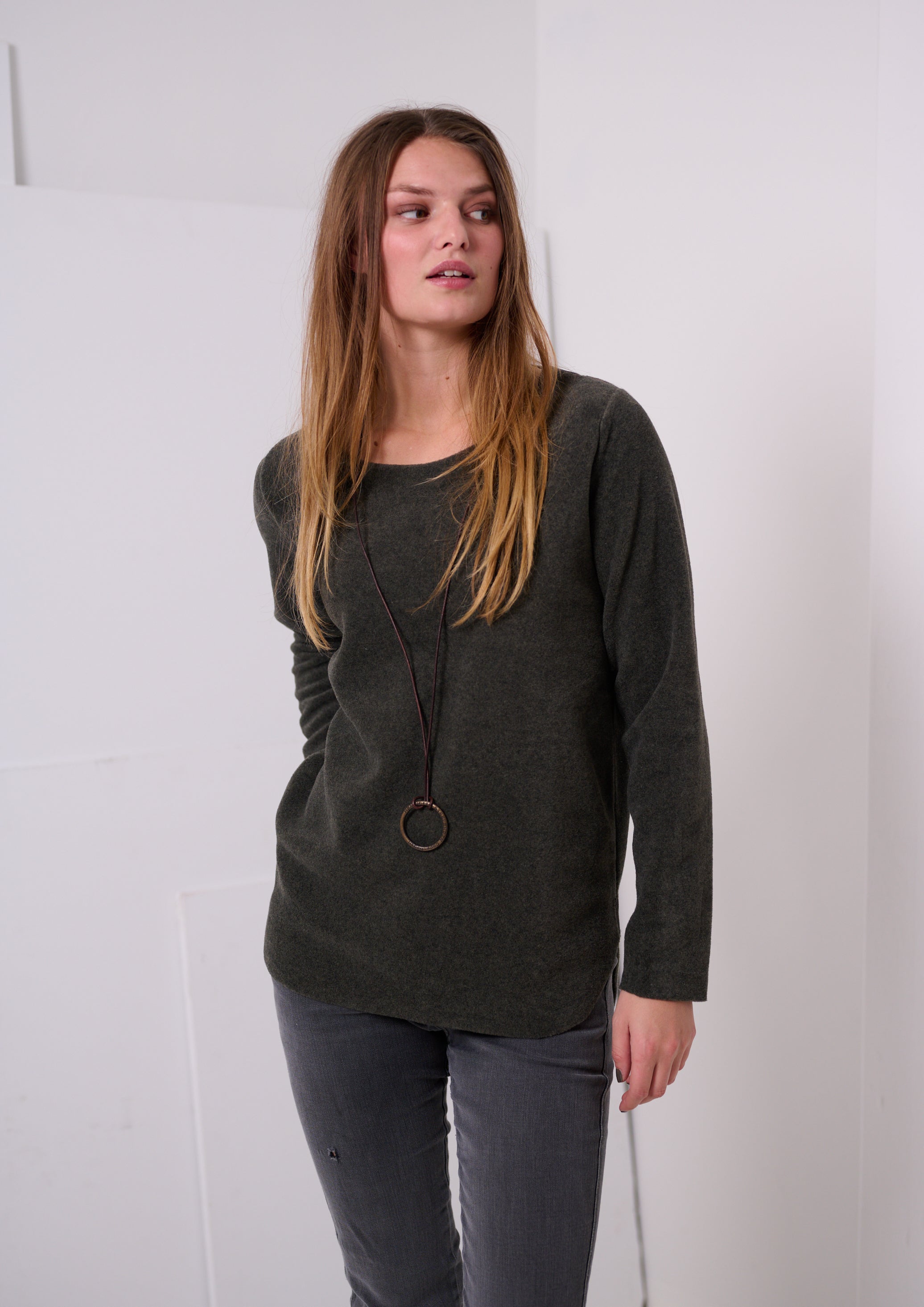 HENRIETTE STEFFENSEN COPENHAGEN BLOUSE WITH SIGNATURE NECKLACE - 1332 BLUSER FORREST 600