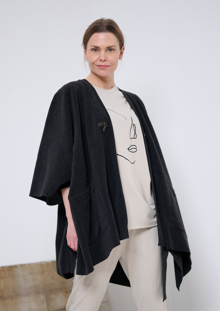 HENRIETTE STEFFENSEN COPENHAGEN CAPE - 4120 PONCHOS SOFT BLACK 914