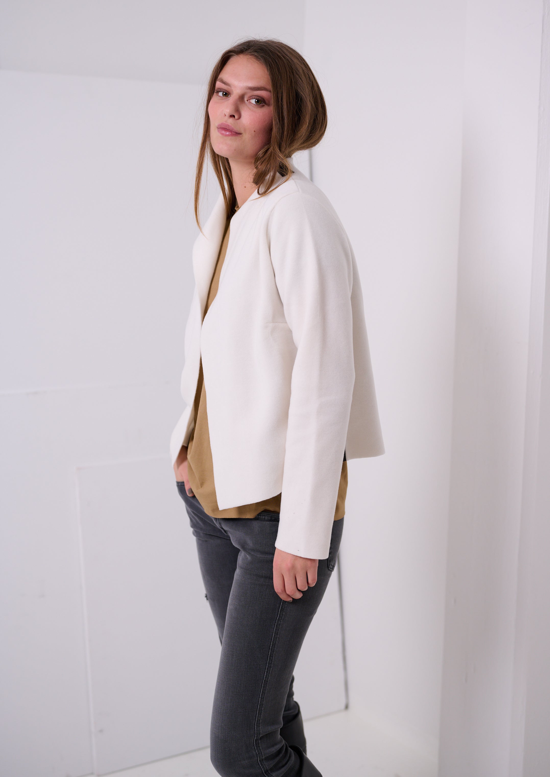 HENRIETTE STEFFENSEN COPENHAGEN CARDIGAN SHORT - 7136 CARDIGANS OFF WHITE 802
