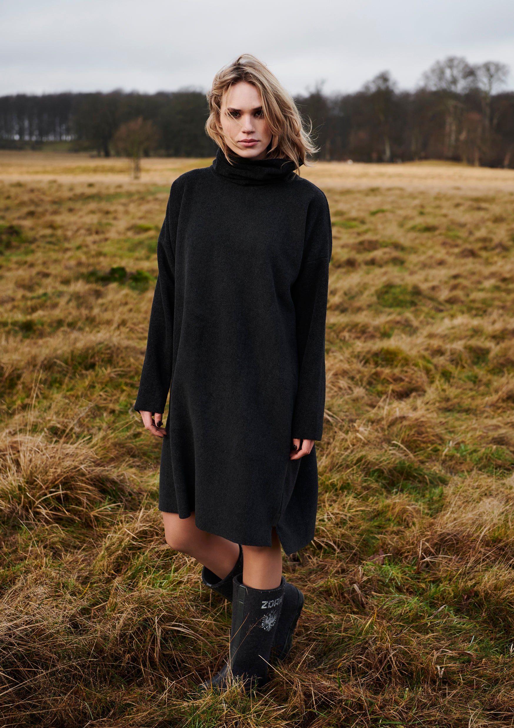 HENRIETTE STEFFENSEN COPENHAGEN DRESS HIGH NECK - 3225 KJOLER SOFT BLACK 914