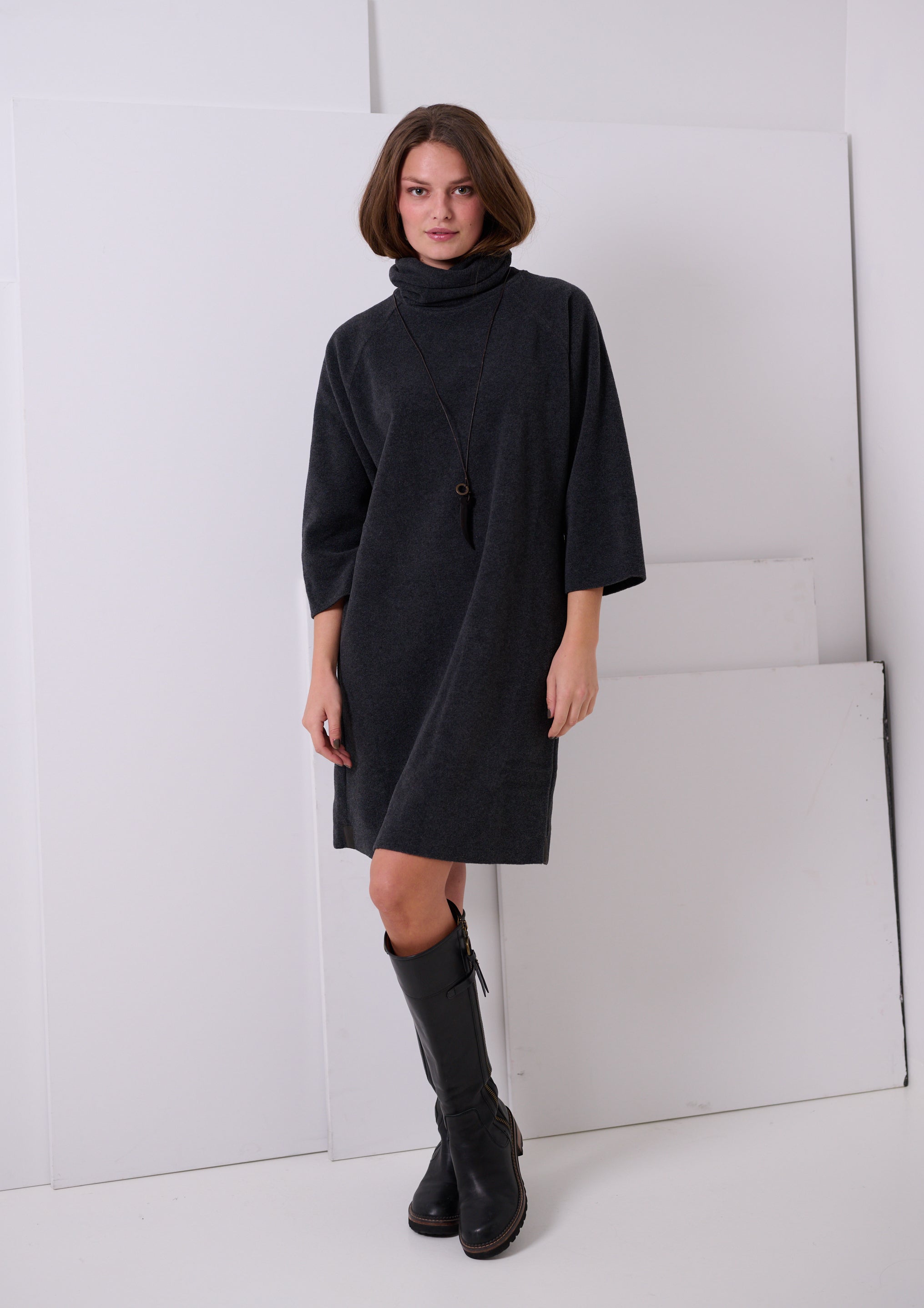 HENRIETTE STEFFENSEN COPENHAGEN DRESS HIGH NECK - 3236 KJOLER SOFT BLACK 914