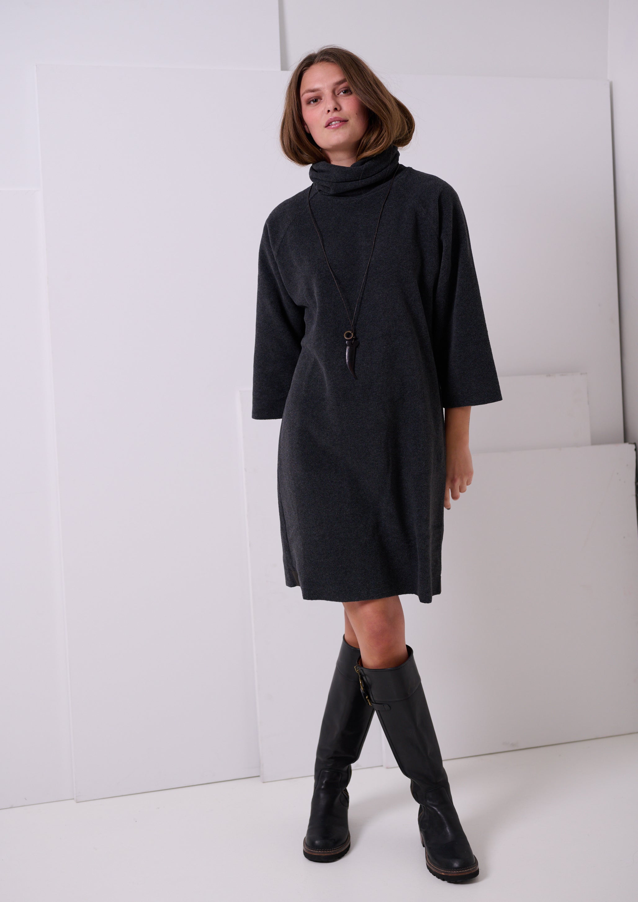 HENRIETTE STEFFENSEN COPENHAGEN DRESS HIGH NECK - 3236 KJOLER SOFT BLACK 914