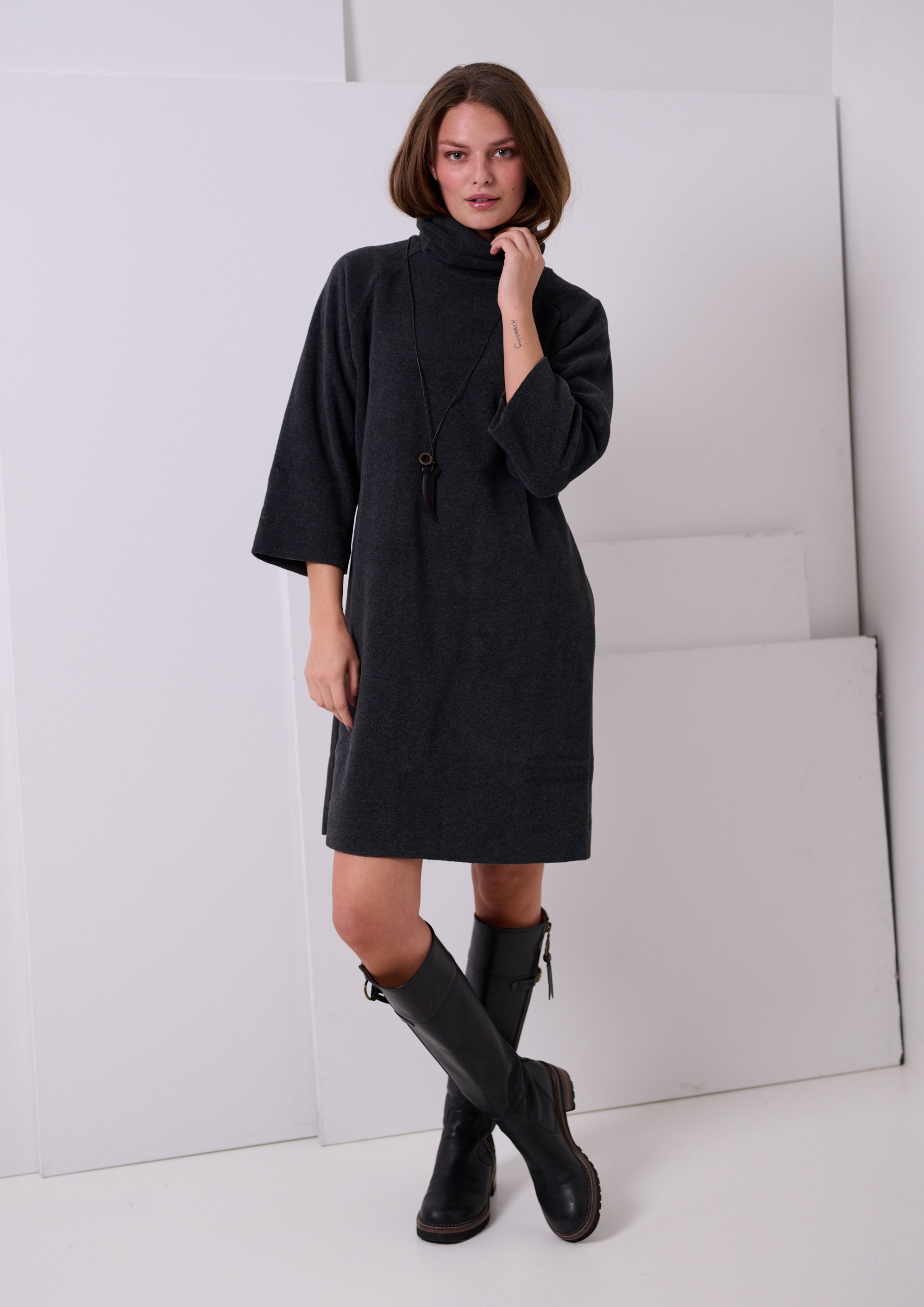 HENRIETTE STEFFENSEN COPENHAGEN DRESS HIGH NECK - 3236 KJOLER SOFT BLACK 914
