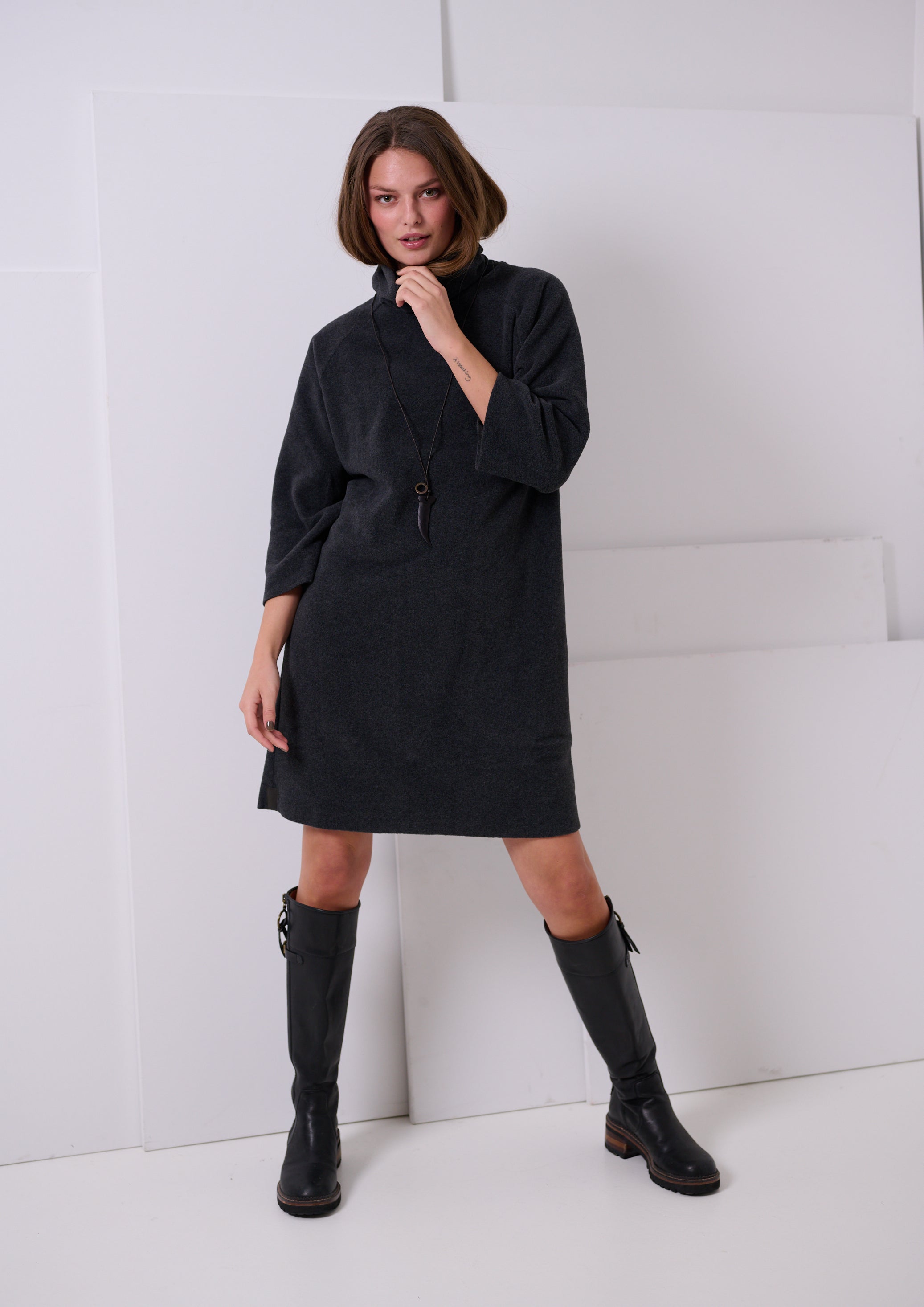 HENRIETTE STEFFENSEN COPENHAGEN DRESS HIGH NECK - 3236 KJOLER SOFT BLACK 914