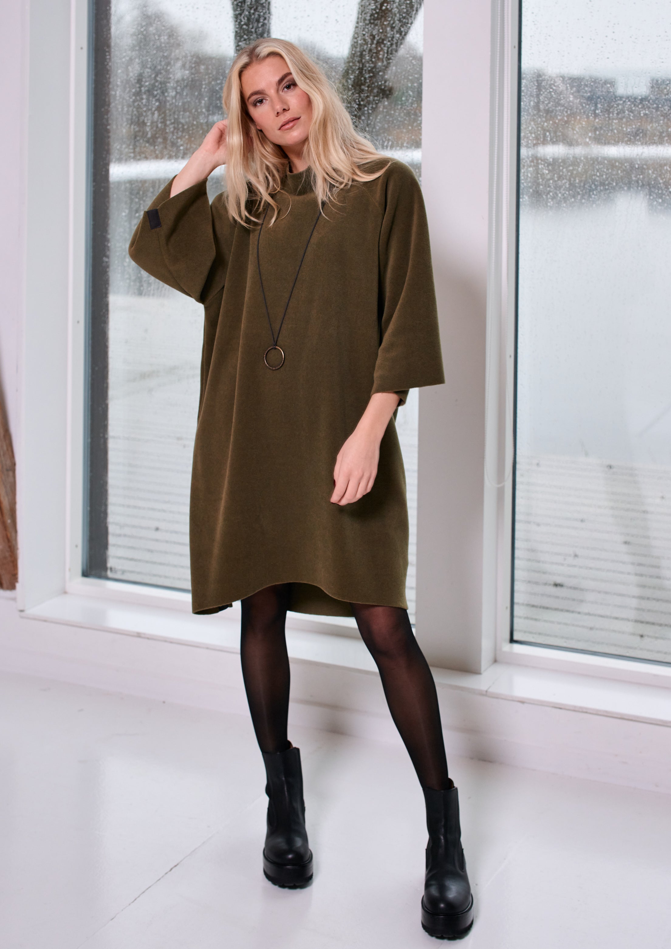 HENRIETTE STEFFENSEN COPENHAGEN DRESS HIGH NECK - 3243 KJOLER MOSS 611