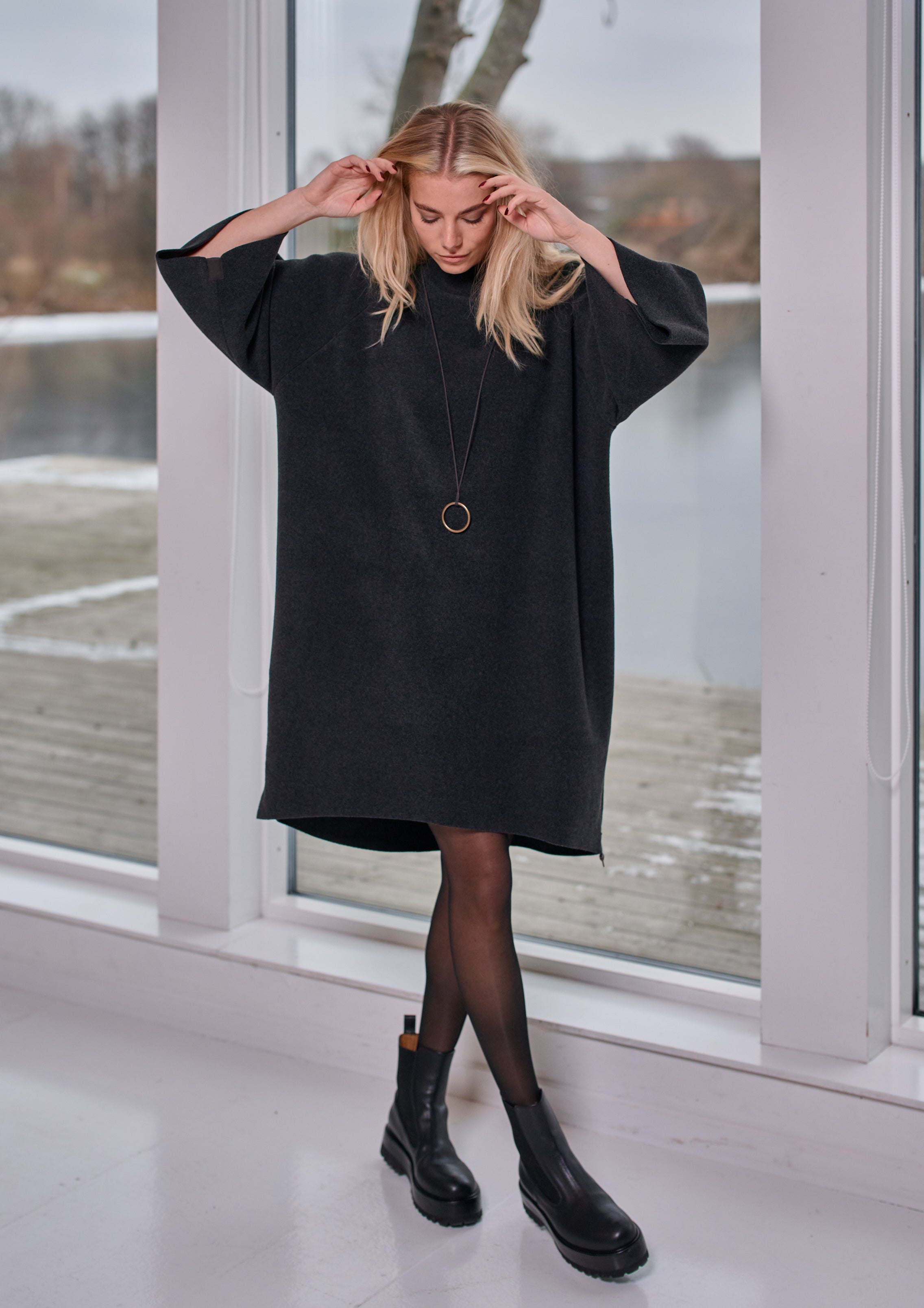HENRIETTE STEFFENSEN COPENHAGEN DRESS HIGH NECK - 3243 KJOLER SOFT BLACK 914