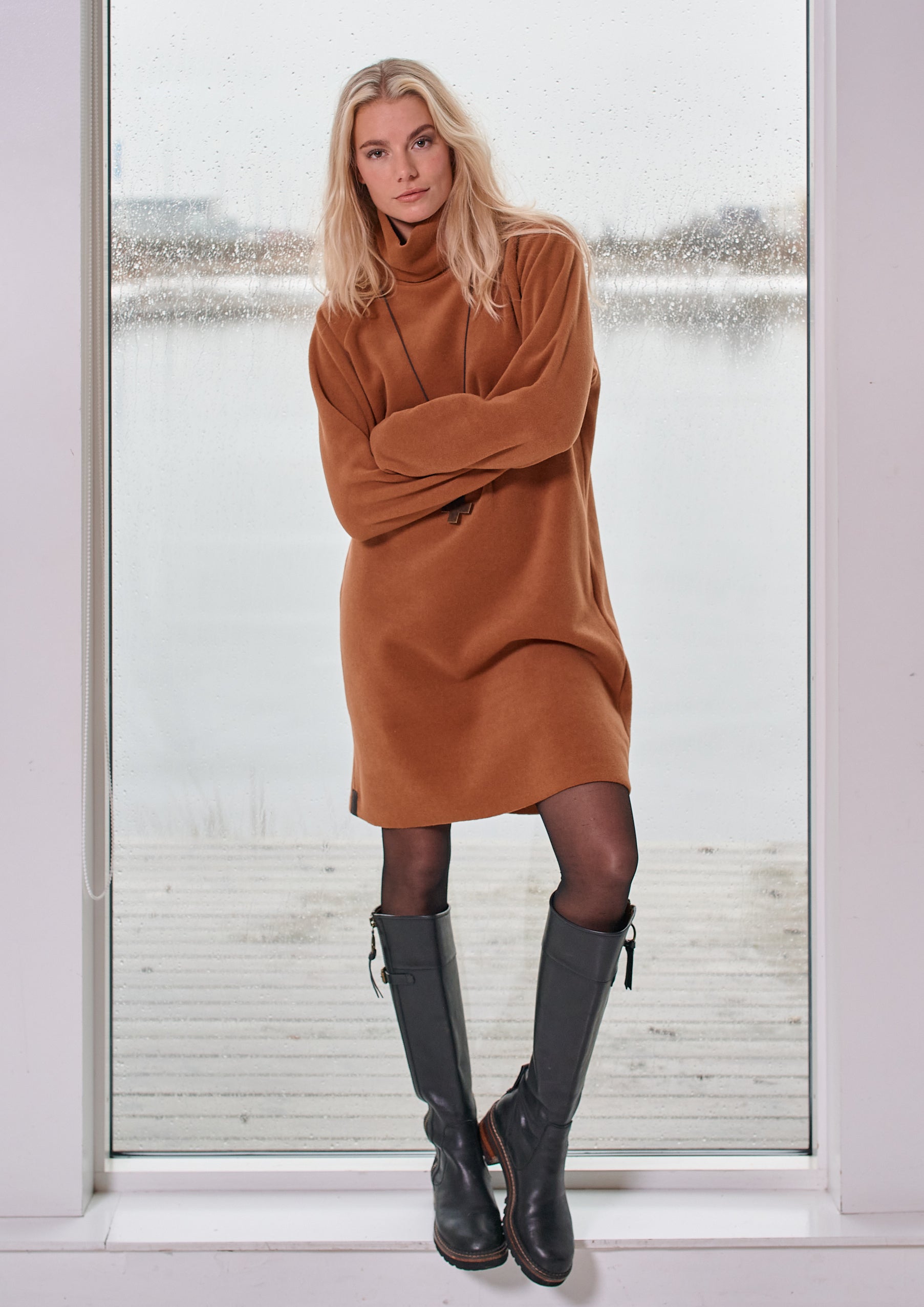 HENRIETTE STEFFENSEN COPENHAGEN DRESS HIGH NECK - 3246 KJOLER RUST 706
