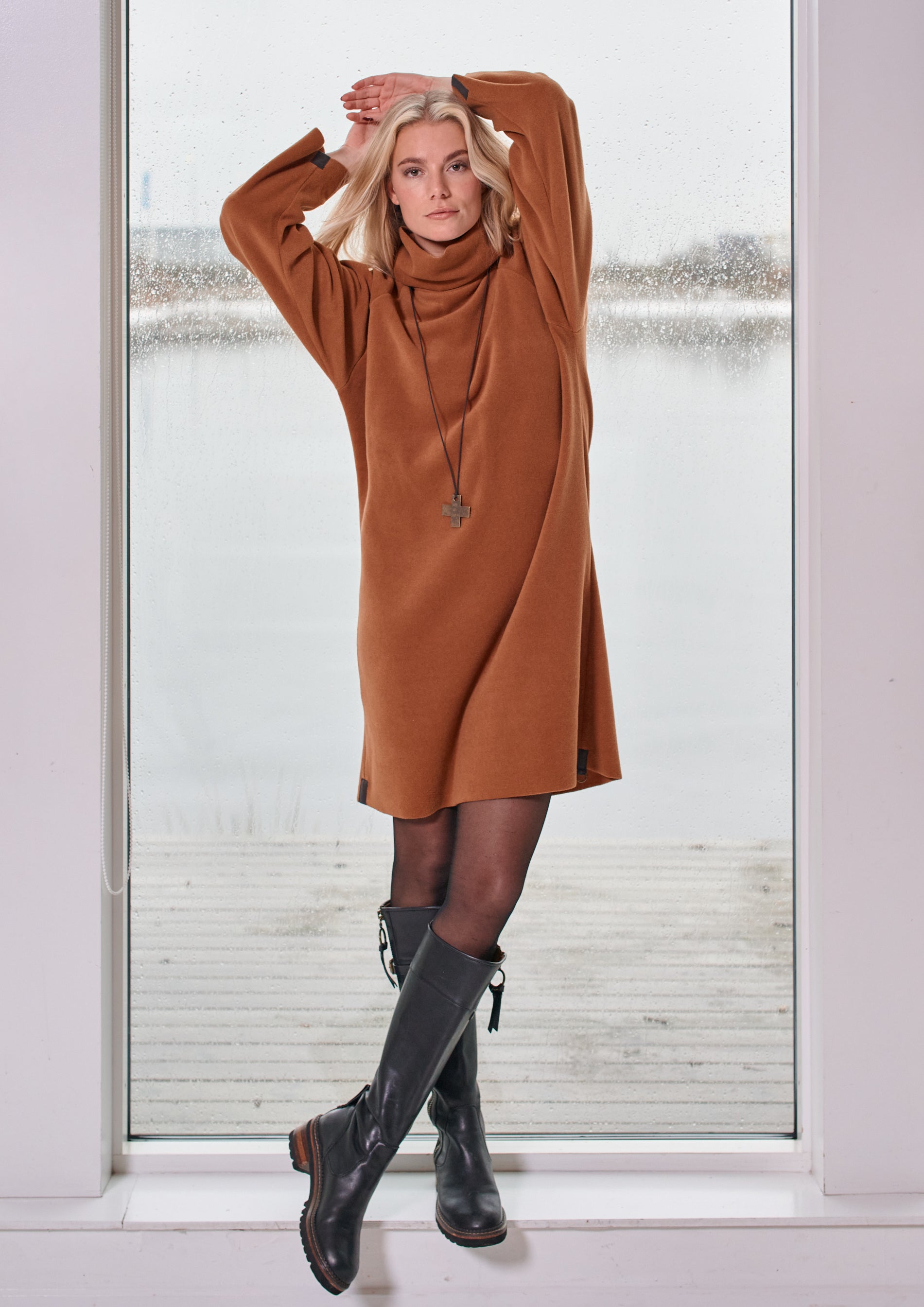 HENRIETTE STEFFENSEN COPENHAGEN DRESS HIGH NECK - 3246 KJOLER RUST 706