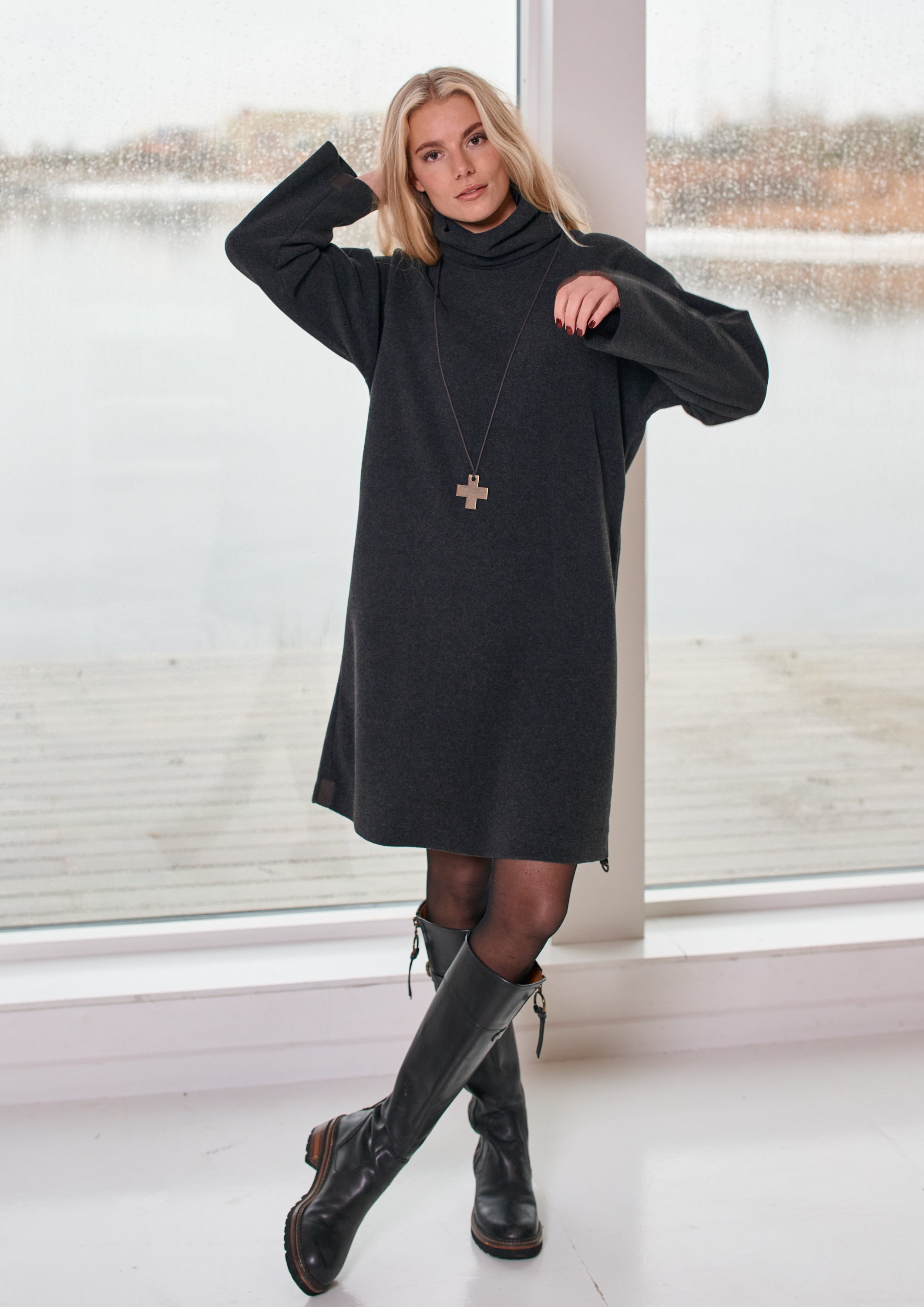 HENRIETTE STEFFENSEN COPENHAGEN DRESS HIGH NECK - 3246 KJOLER SOFT BLACK 914