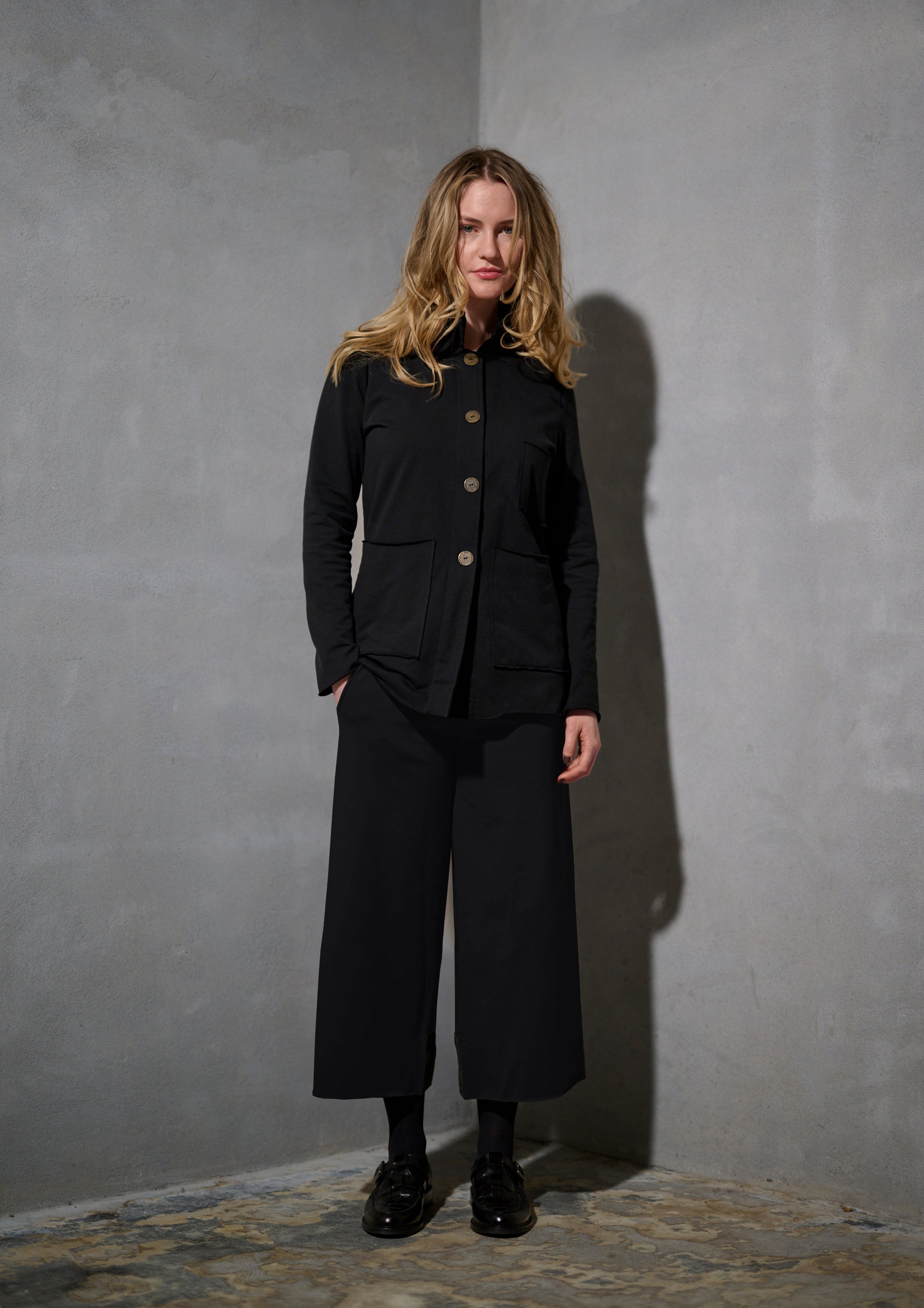 HENRIETTE STEFFENSEN COPENHAGEN FLARE SWEAT PANTS 3/4 - 72016 BUKSER BLACK 900