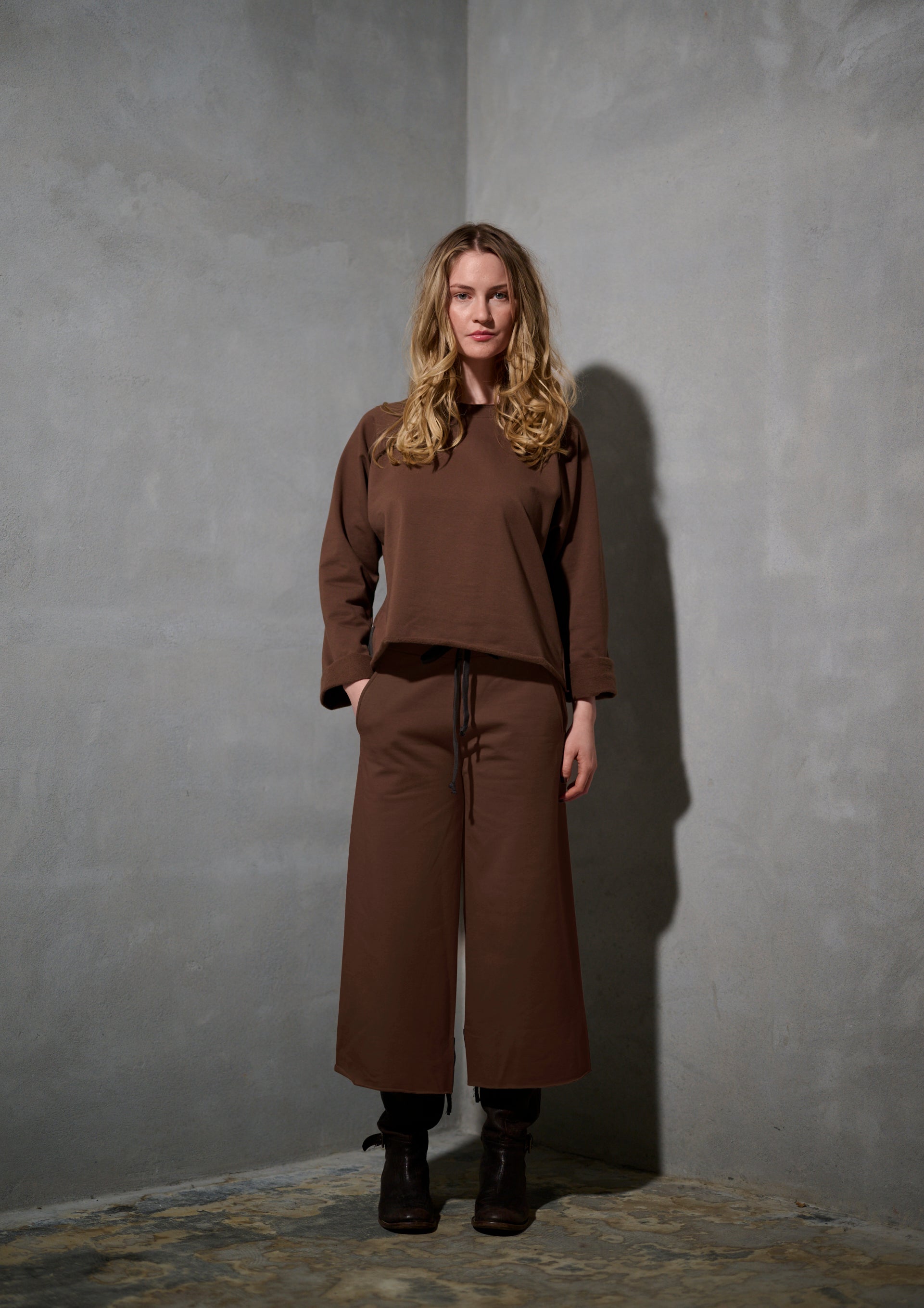 HENRIETTE STEFFENSEN COPENHAGEN FLARE SWEAT PANTS 3/4 - 72016 BUKSER CHOCOLATE 844