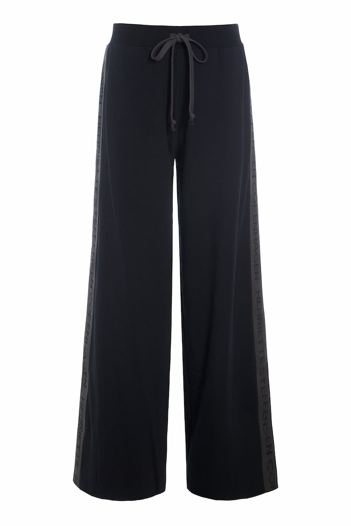 HENRIETTE STEFFENSEN COPENHAGEN FLARE SWEAT TROUSERS - 72009 BUKSER BLACK 900