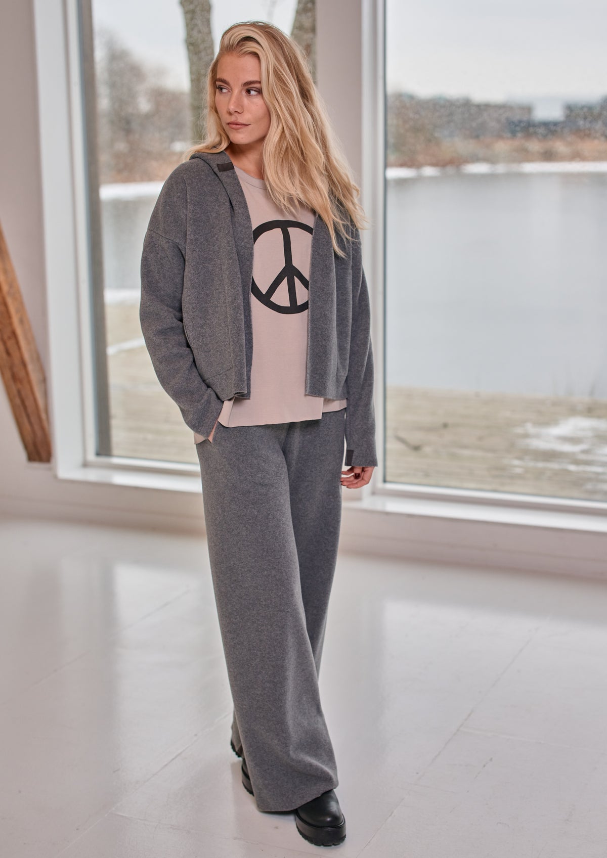 HENRIETTE STEFFENSEN COPENHAGEN FLARE TROUSERS - 2116 BUKSER GREY 905