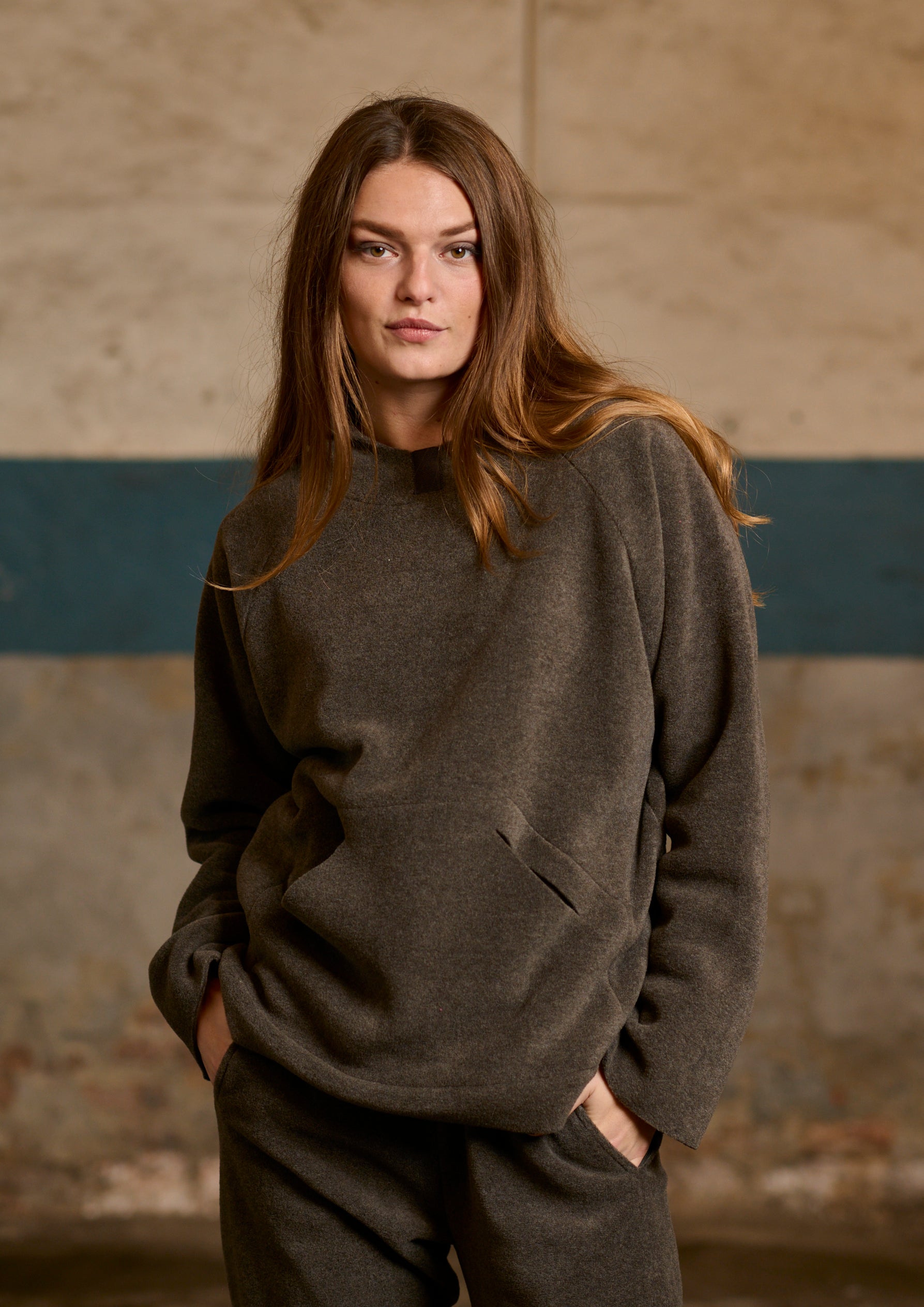HENRIETTE STEFFENSEN COPENHAGEN HOODIE WITH POCKETS - 1298 SWEATERS fleece BARK 320
