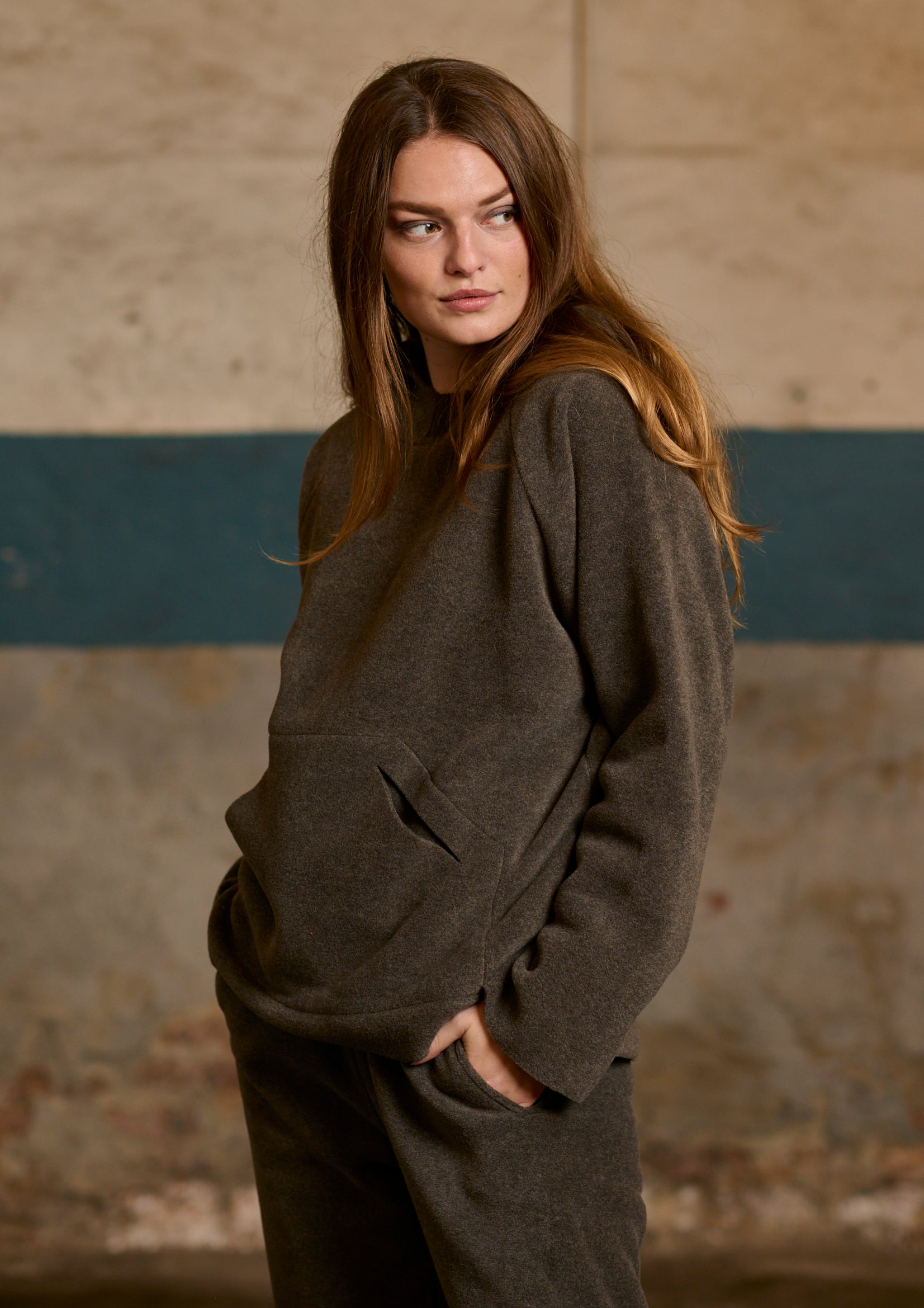 HENRIETTE STEFFENSEN COPENHAGEN HOODIE WITH POCKETS - 1298 SWEATERS fleece BARK 320