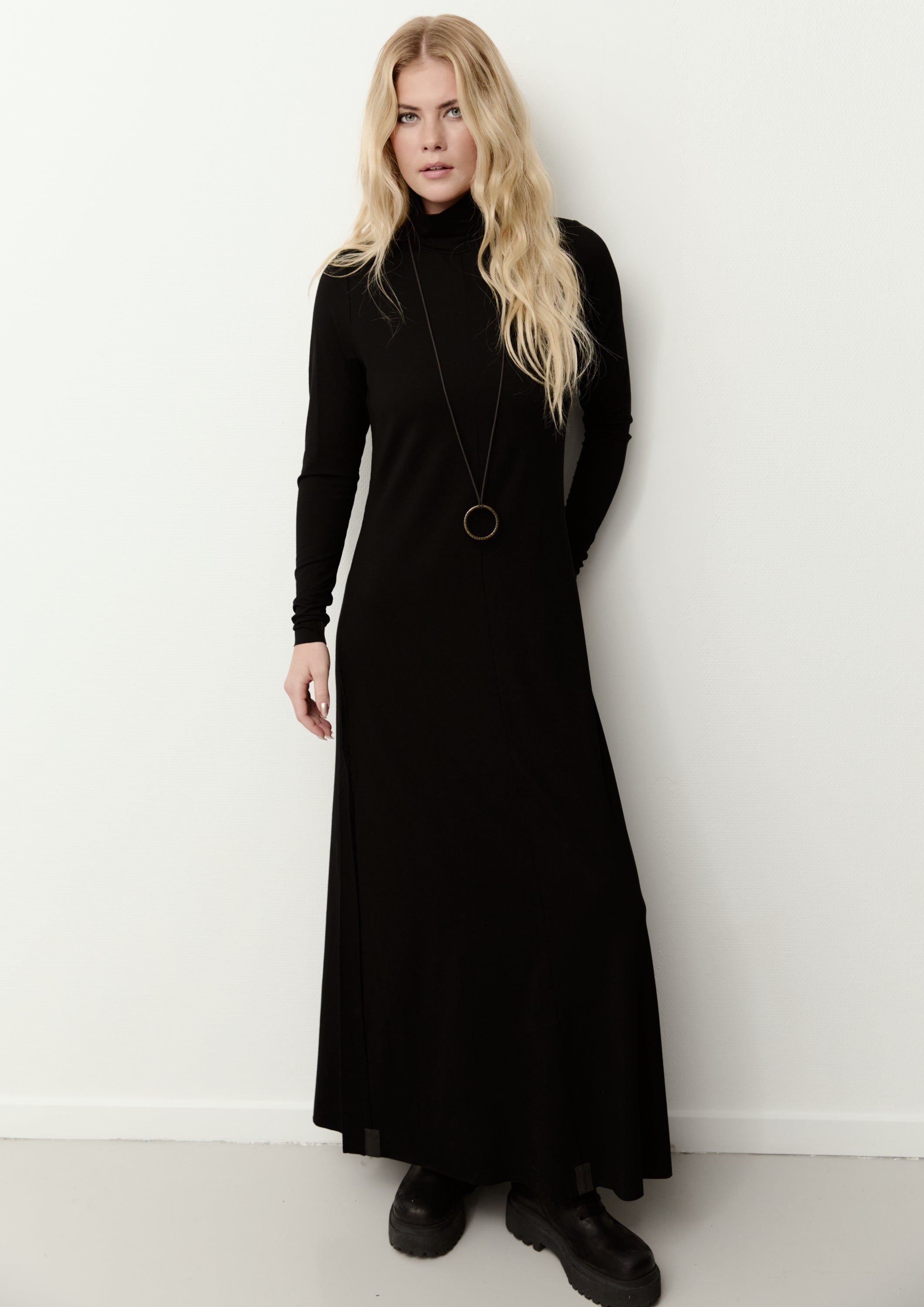 HENRIETTE STEFFENSEN COPENHAGEN LONG DRESS W/JEWELRY - 98058 KJOLER BLACK 900