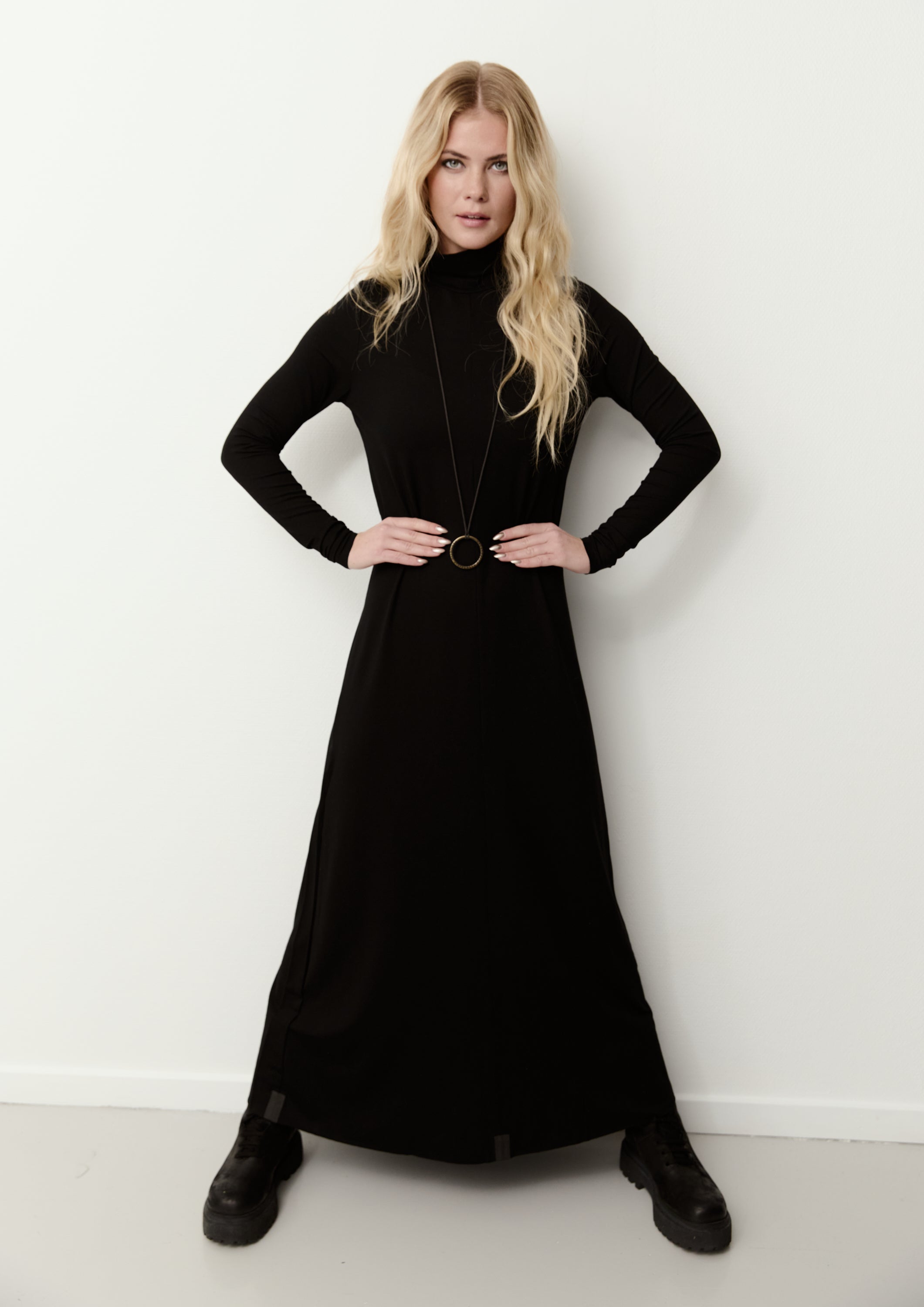 HENRIETTE STEFFENSEN COPENHAGEN LONG DRESS W/JEWELRY - 98058 KJOLER BLACK 900