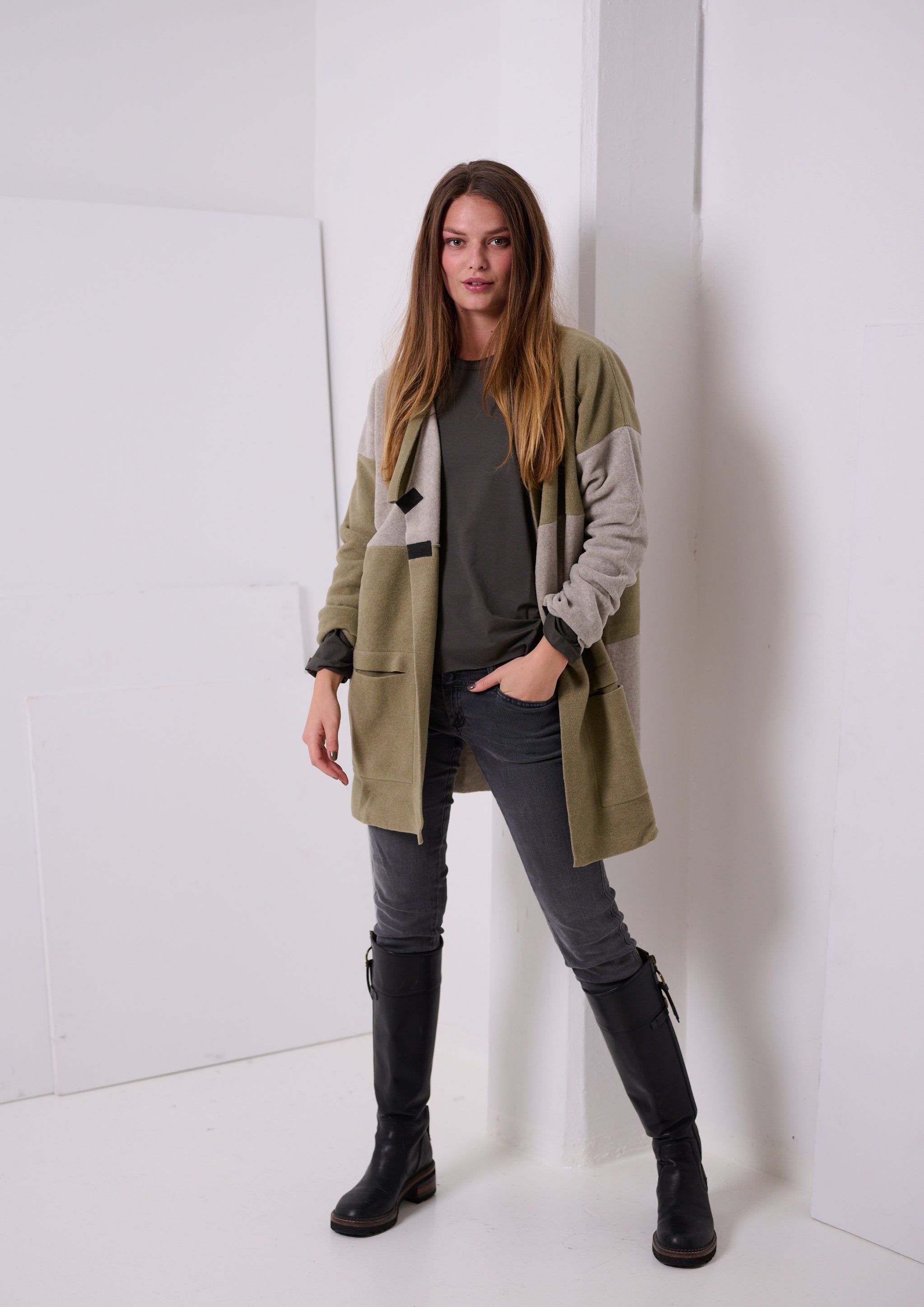HENRIETTE STEFFENSEN COPENHAGEN NO WASTE CARDIGAN V-NECK - 7127 CARDIGANS OLIVE/SAND 612