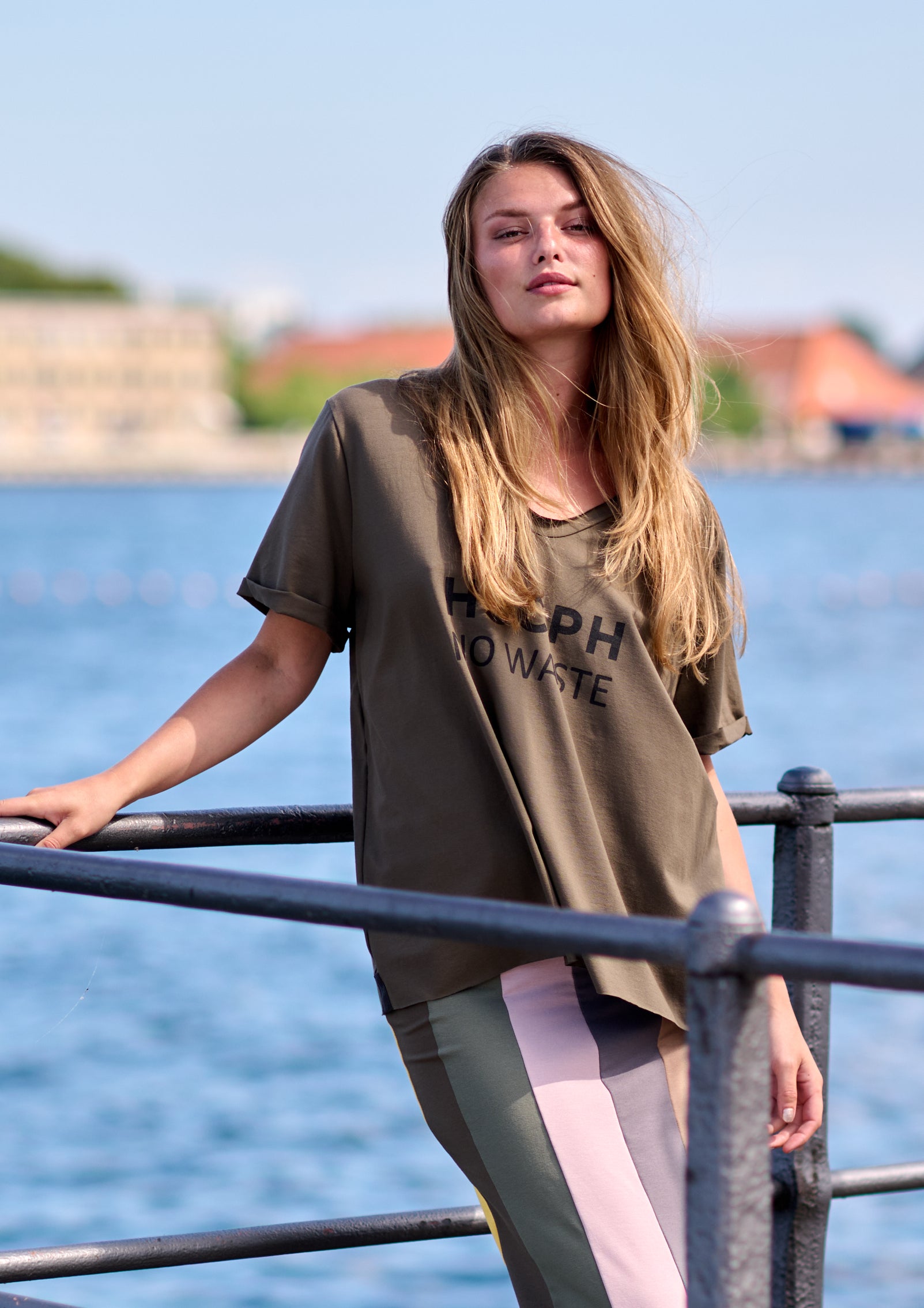 HENRIETTE STEFFENSEN COPENHAGEN NO WASTE TEE - 96081 T-SHIRTS BARK 320
