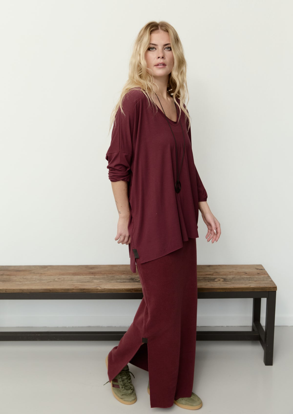 HENRIETTE STEFFENSEN COPENHAGEN OVERSIZED BLOUSE V-NECK - 96078 BLUSER BORDEAUX 474
