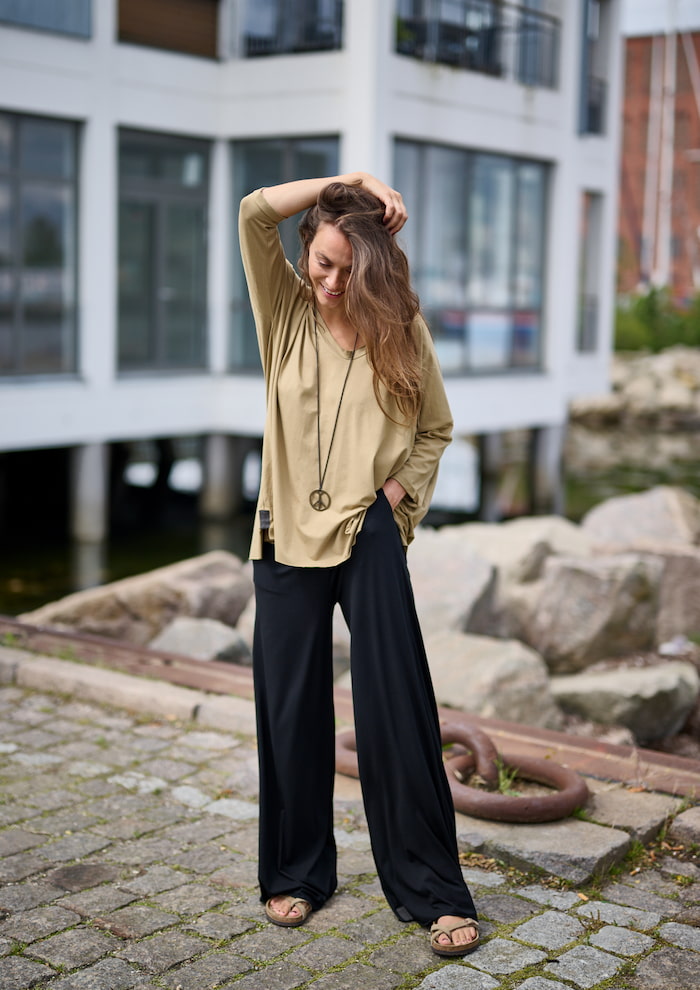 HENRIETTE STEFFENSEN COPENHAGEN OVERSIZED BLOUSE V-NECK - 96078 BLUSER OLIVE 655