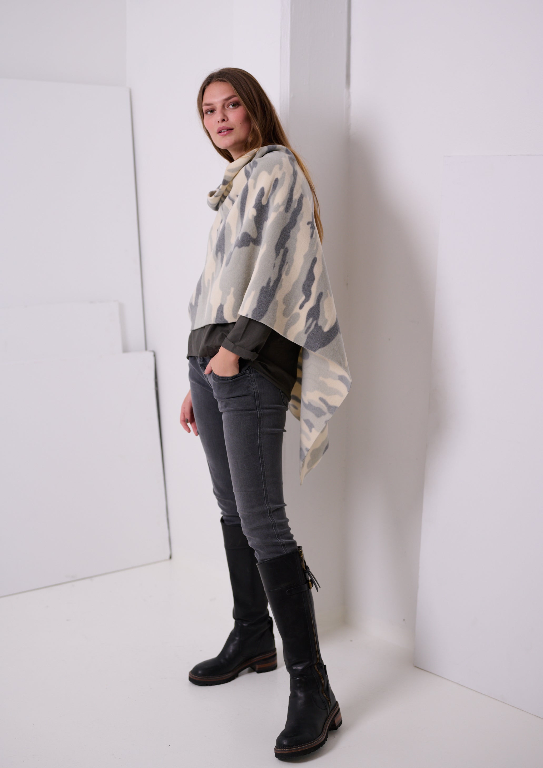 HENRIETTE STEFFENSEN COPENHAGEN PONCHO - 4026P PONCHOS Camouflage grey blue 104