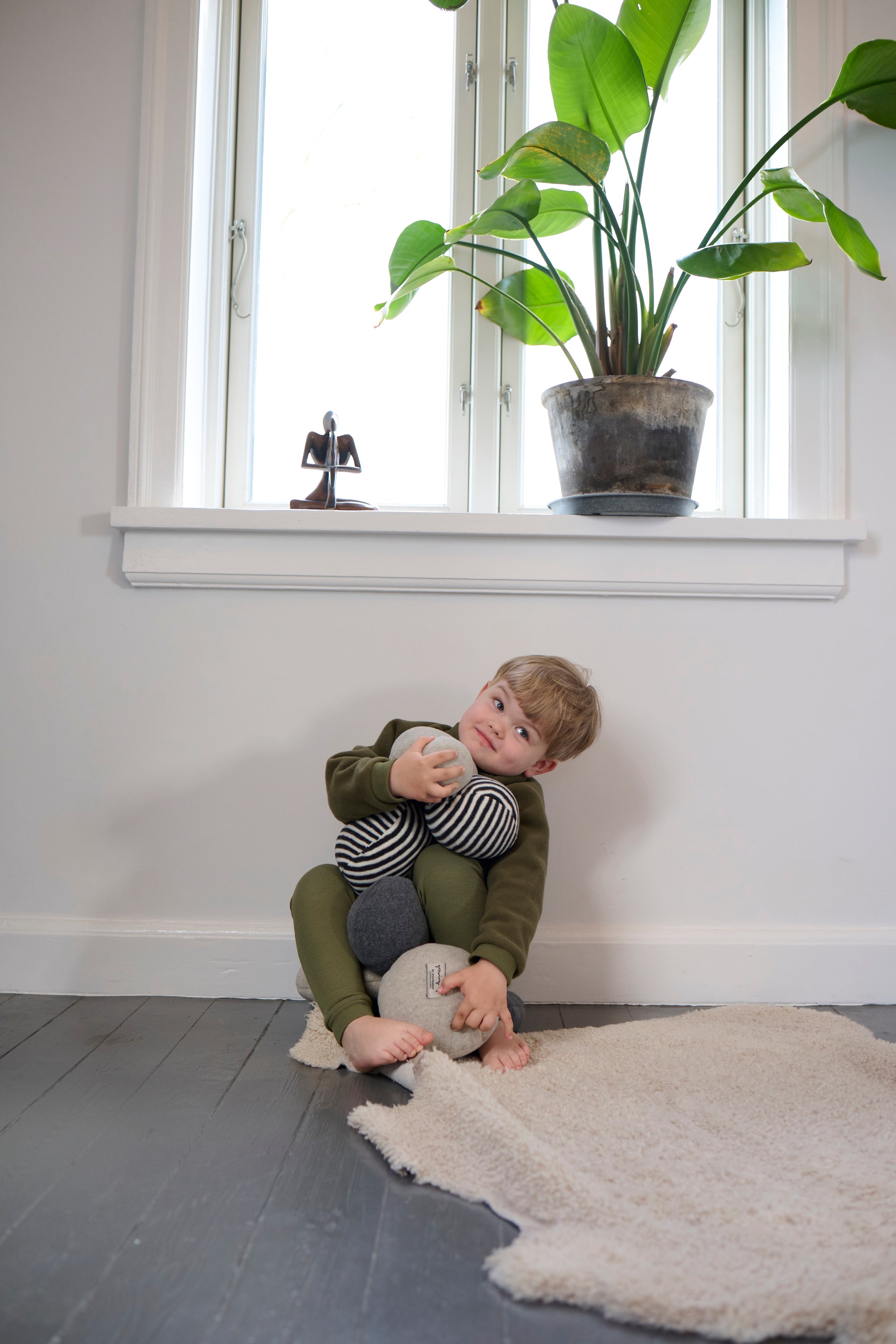 GROWING UP ROUND PILLOW BALLS - 509 GU PUDER STRIB / GREY / SAND 463