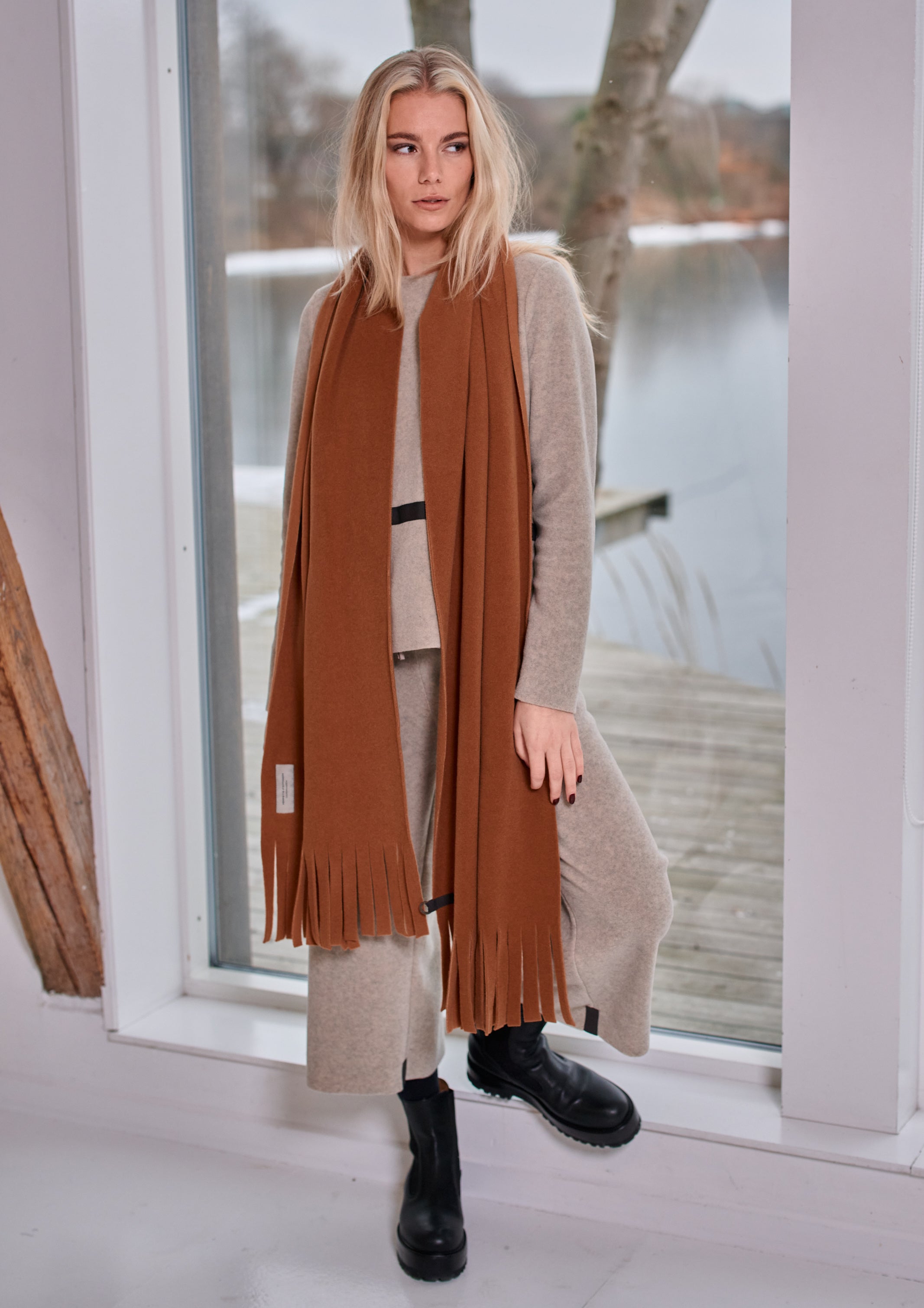 HENRIETTE STEFFENSEN COPENHAGEN SCARF WITH FRINGES - 4077 SCARFS RUST 706